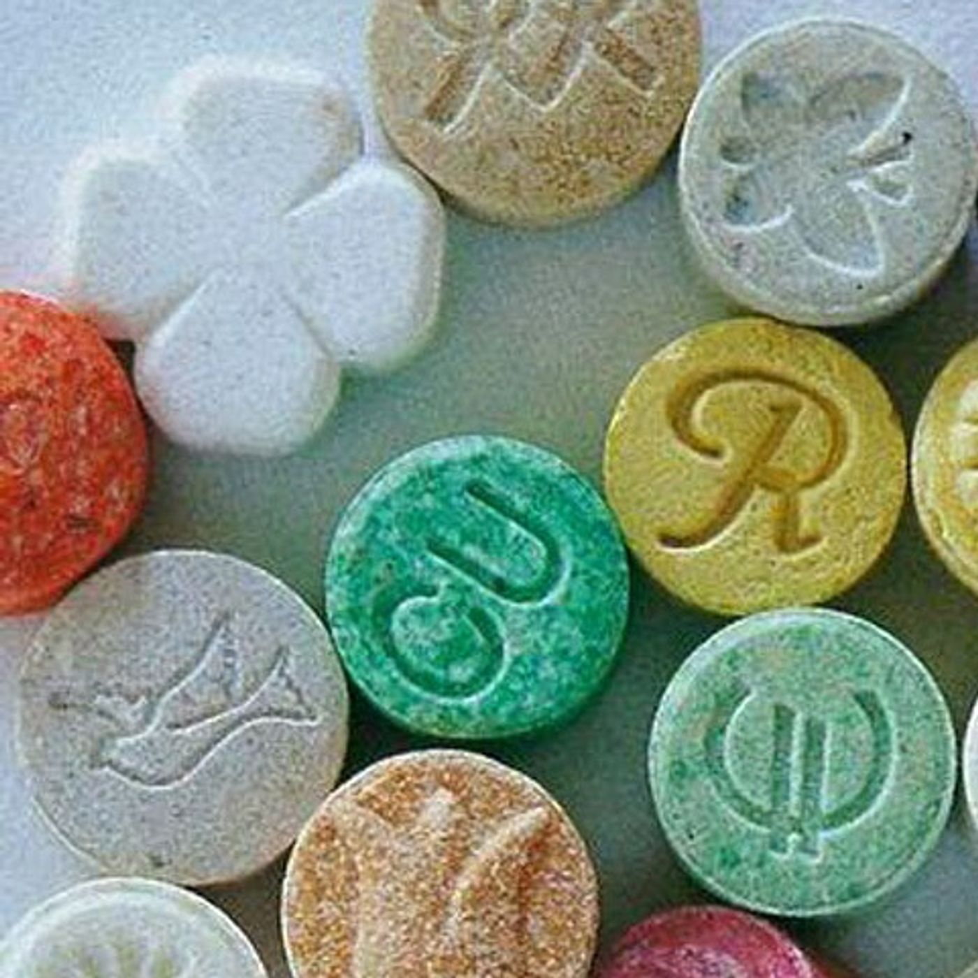 Nizza24 lunedì 3 novembre: Maxisequestro di ecstasy - Uccide il Padre a Mouans-Sartoux - Pirata della strada a Sainte-Maxime - Météo