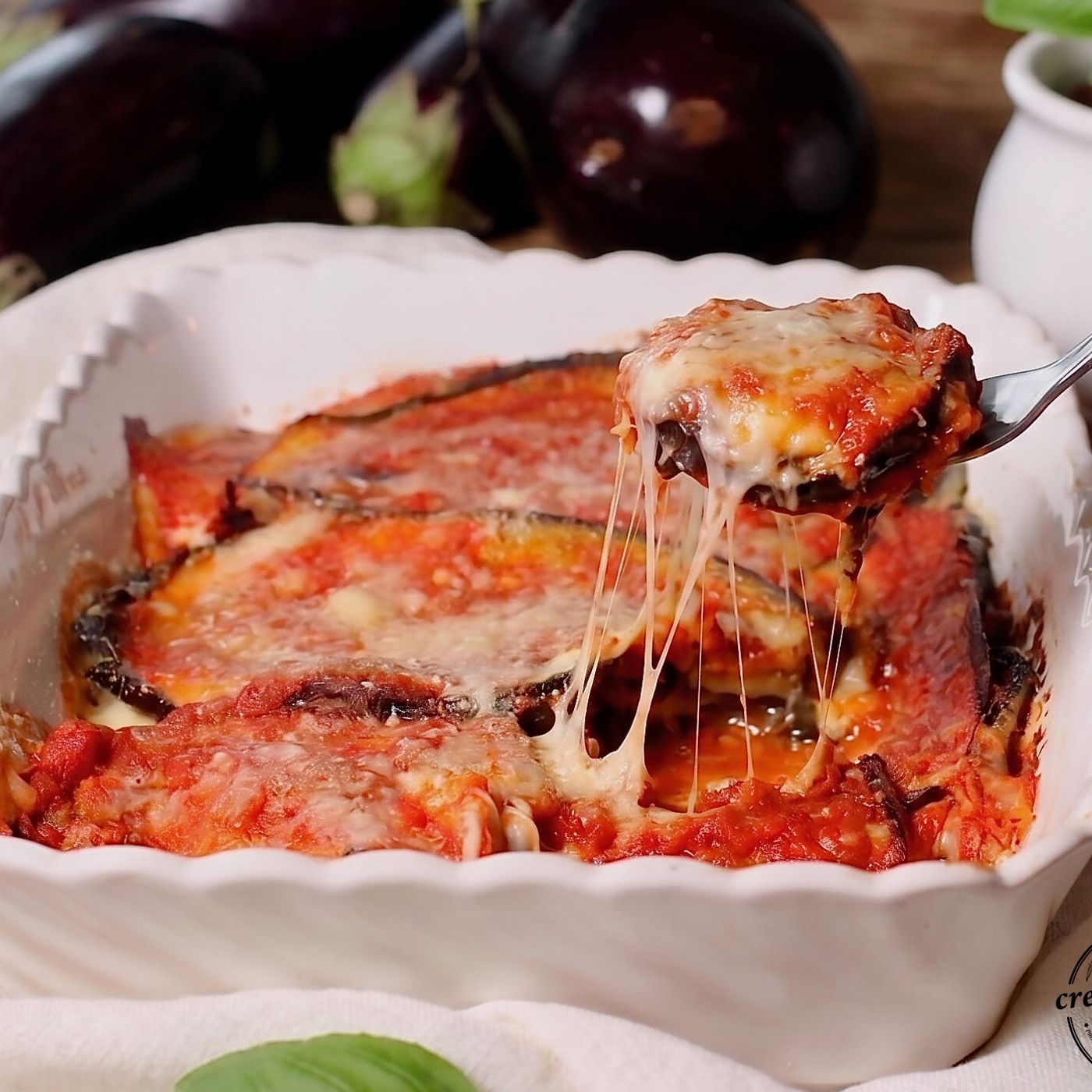 Parmigiana di melanzane: la ricetta facile con melanzane impanate al forno episode artwork