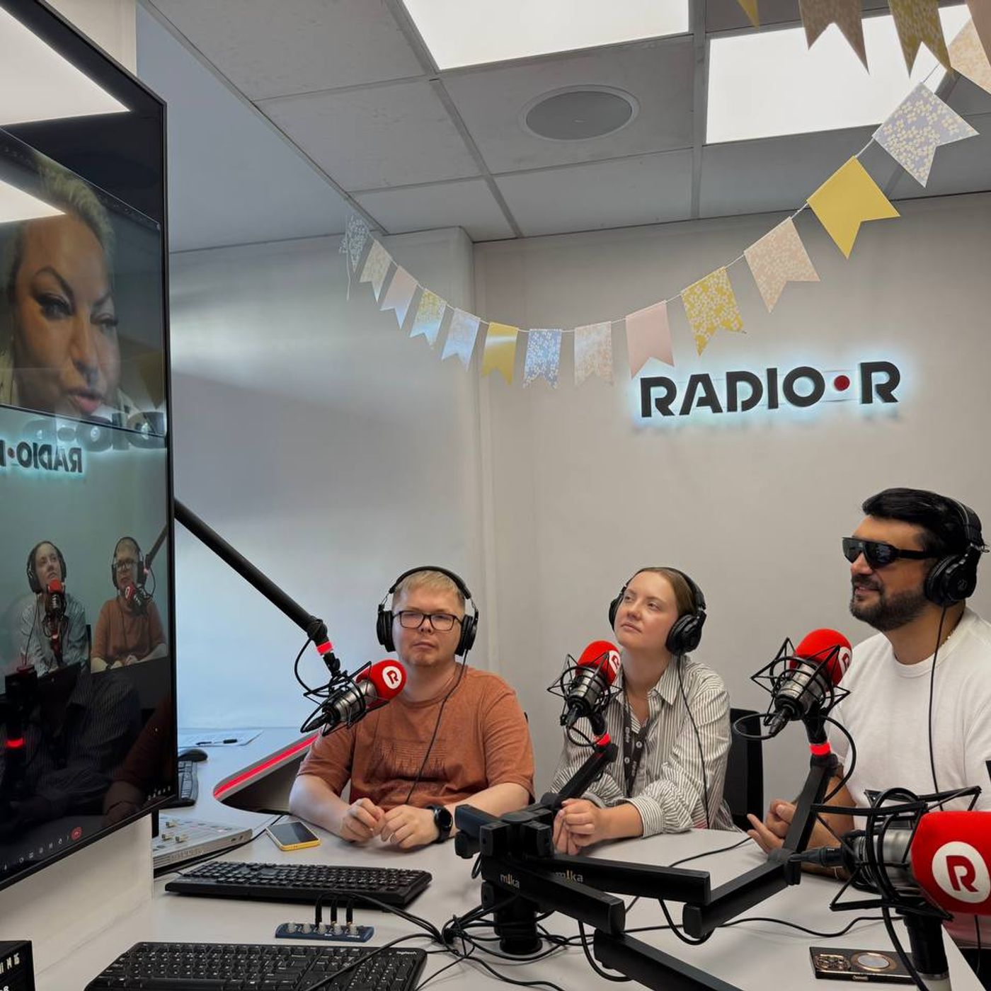 ИНТЕРВЬЮ НА RADIO•R