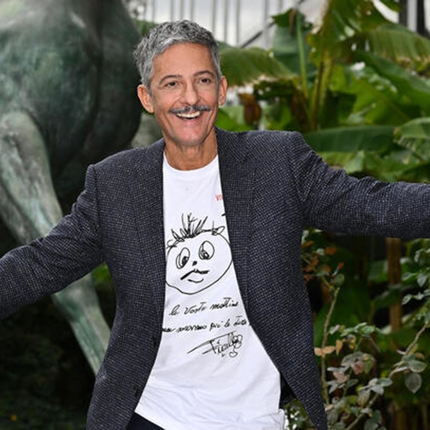 Fiorello fa spoiler, ospite cantante internazionale episode artwork