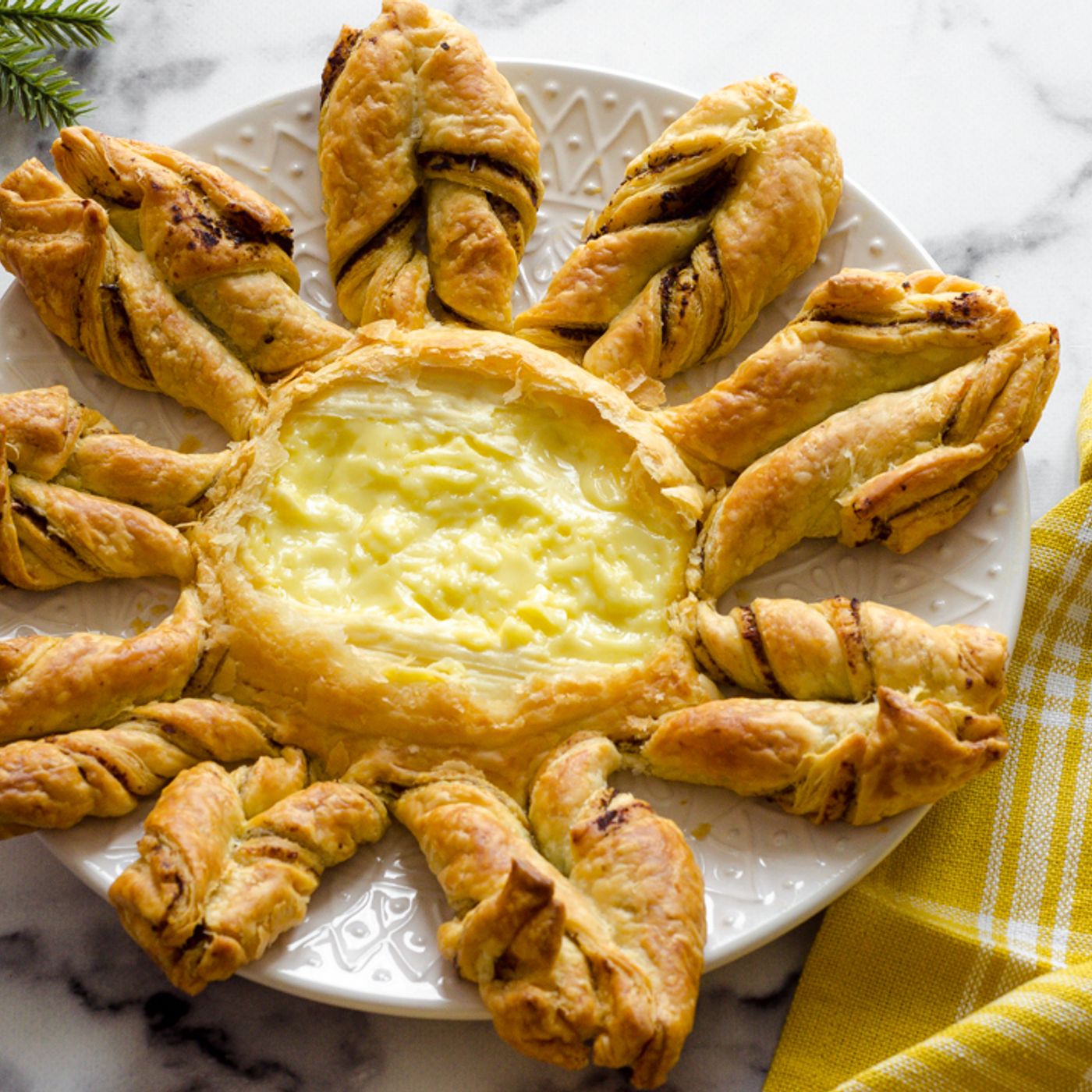 Stella di pasta sfoglia con brie, una torta salata dal cuore morbido e filante! episode artwork