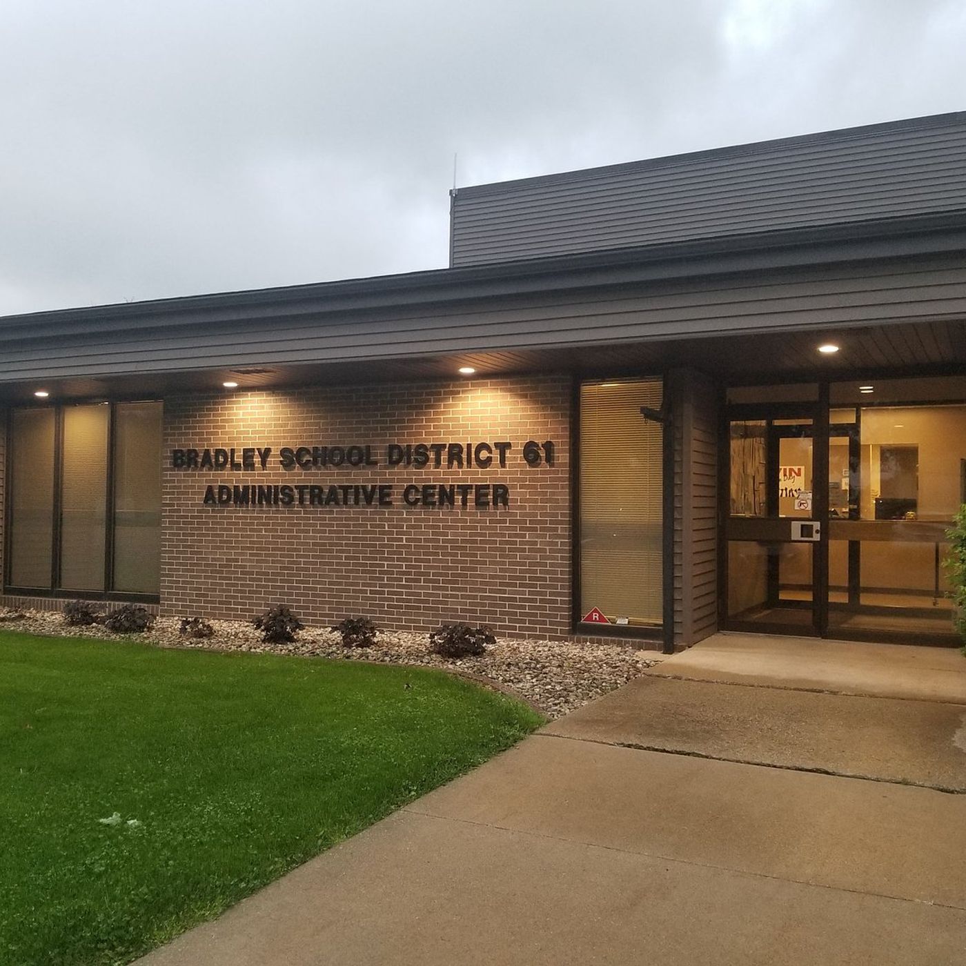 Bradley Elementary Board OKs teachers contract episode artwork