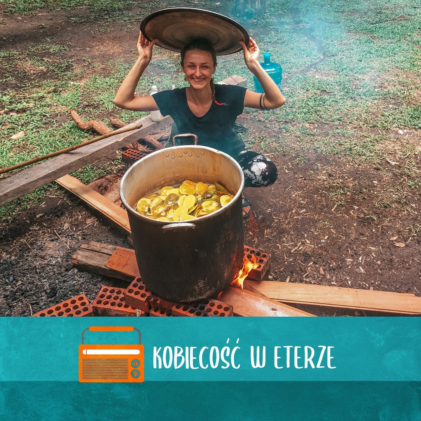Kobiecość w Eterze