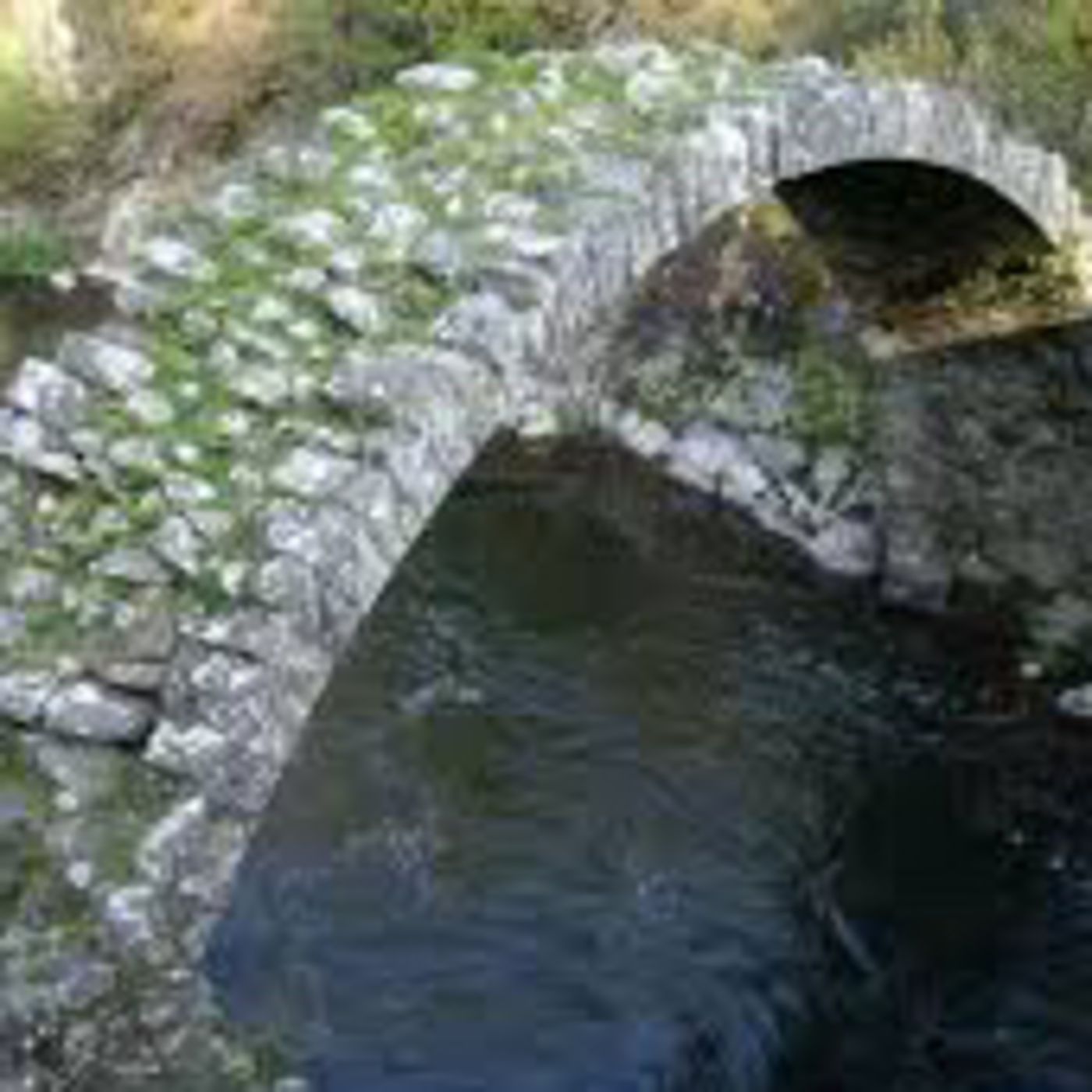 Manolita y Jacinta en el rio Deza