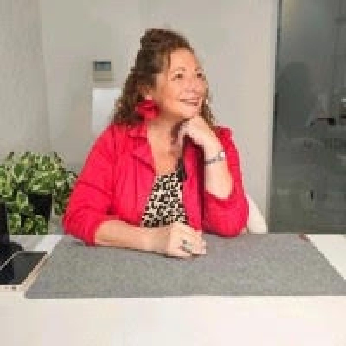 Andrea Brizuella Asesora en planificación financiera @rosca_casta episode artwork