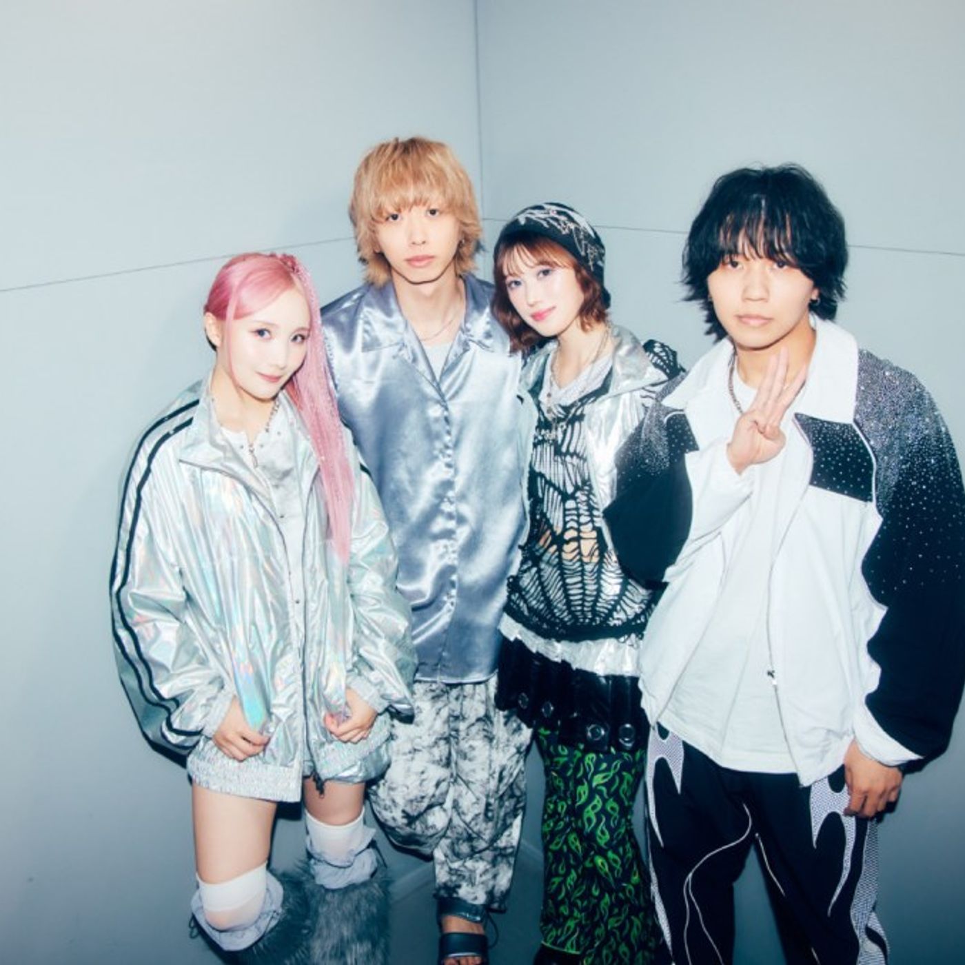 Aooo Talk Road to Second Album ‘Rooom,’ Setting Off Chemical Reactions With ‘Fun’ at the Core: Interview episode artwork