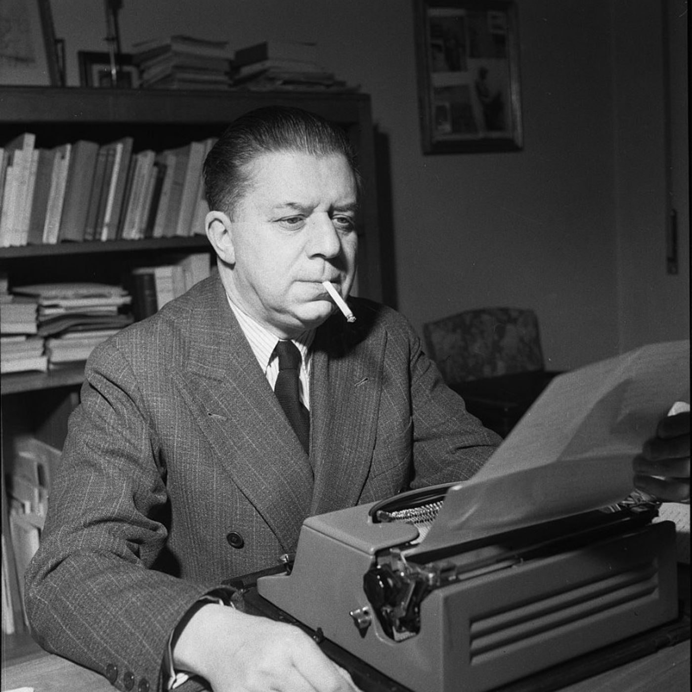 Traccia sui 100 anni di Ossi di seppia di Eugenio Montale per la prima prova di maturità 2025 episode artwork