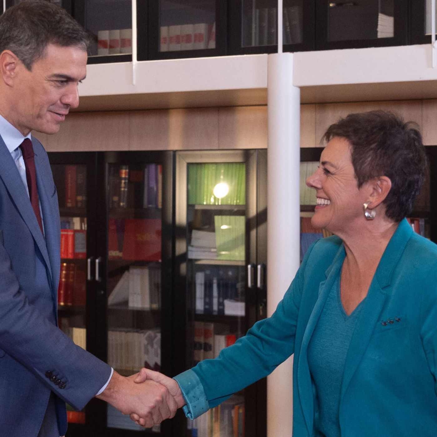 Las Noticias de La Mañana: Mertxe Aizpurua exige que se prohíban actos franquistas