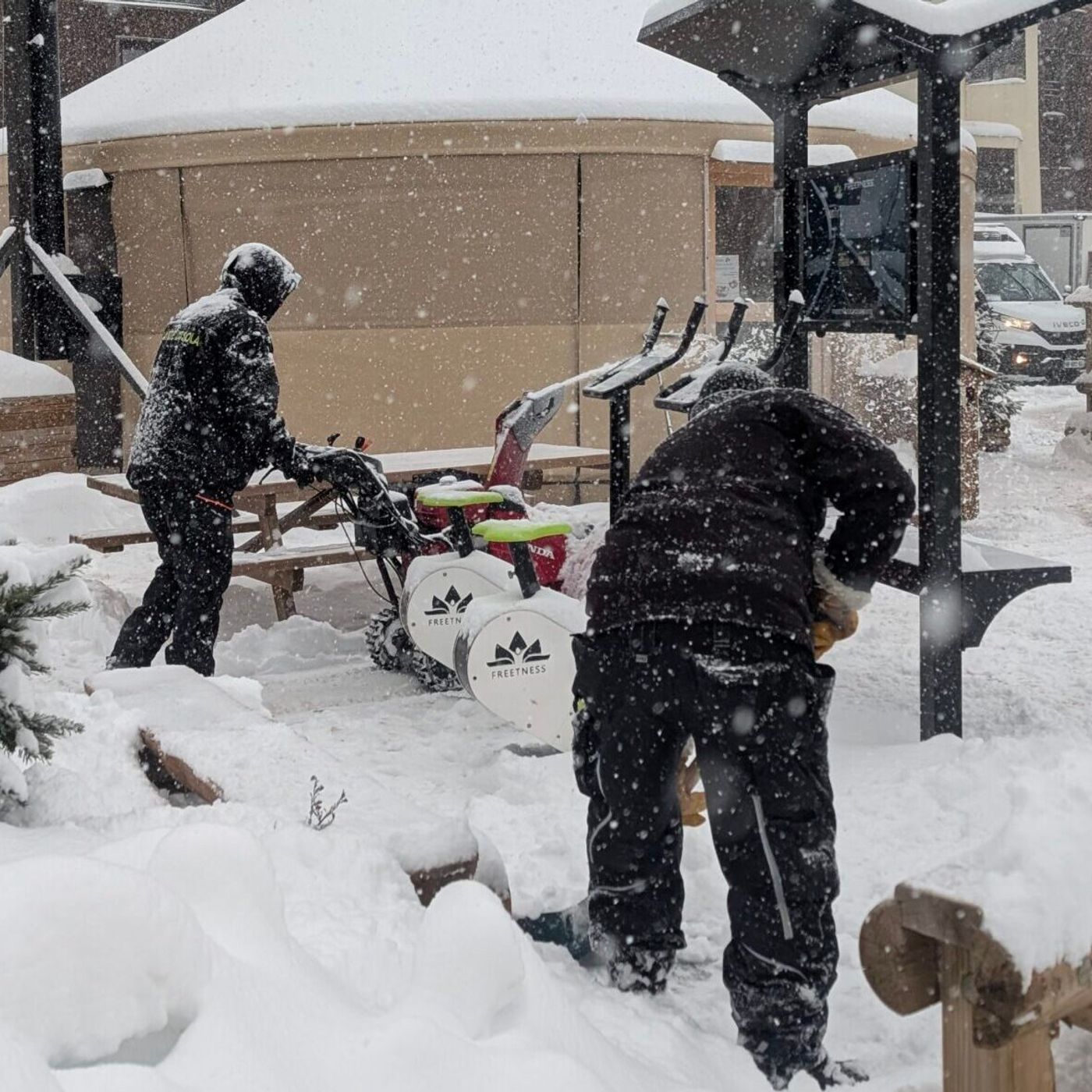 Nizza24 mercoledì 17 dicembre: Météo - Neve a Isola 2000 e sulle Alpi Marittime - Protesta Allevatori