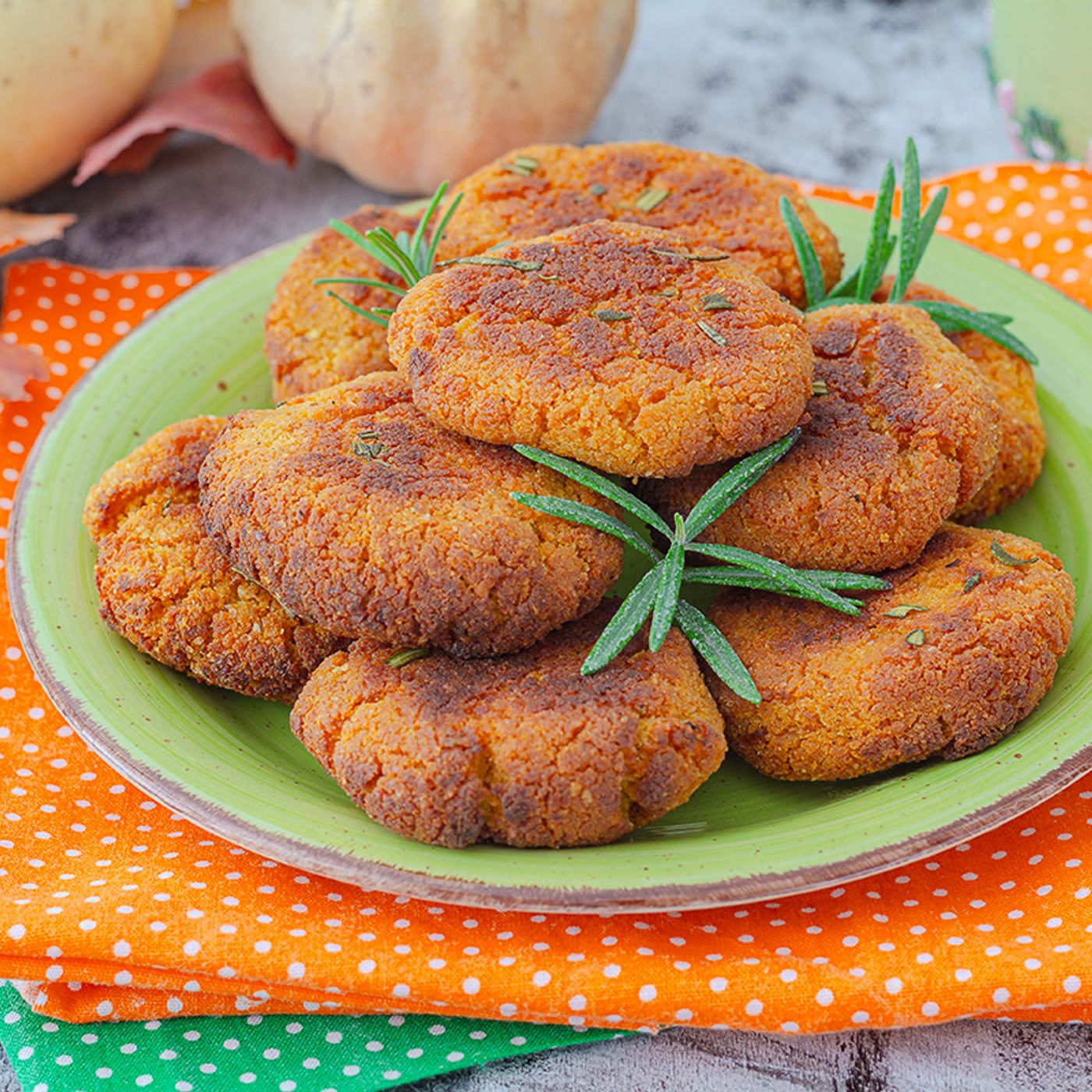 Medaglioni di zucca e ricotta al rosmarino: ricetta autunnale facile e veloce al forno episode artwork
