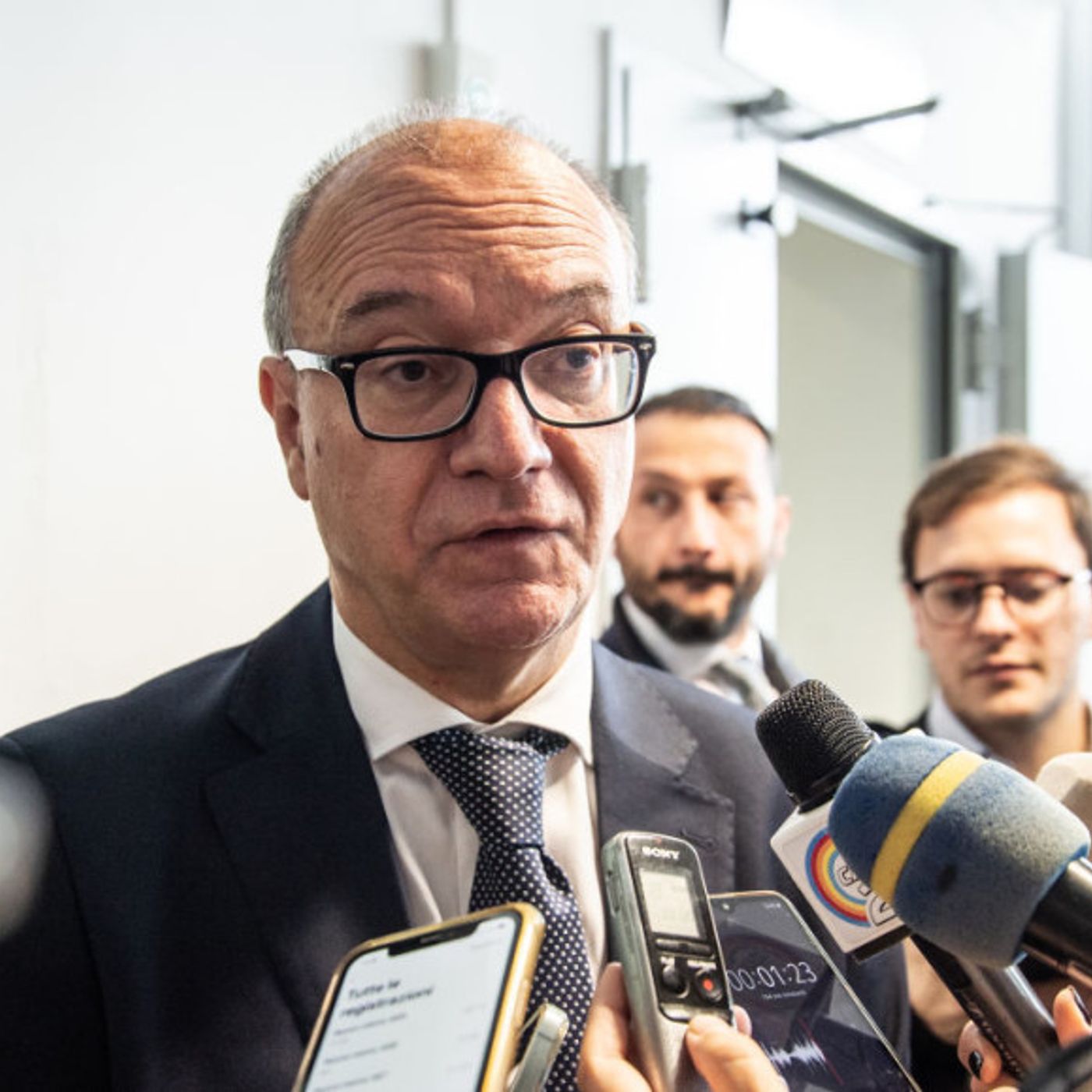 Maturità 2025, la diffida al ministro Valditara: giù le mani dal credito scolastico episode artwork