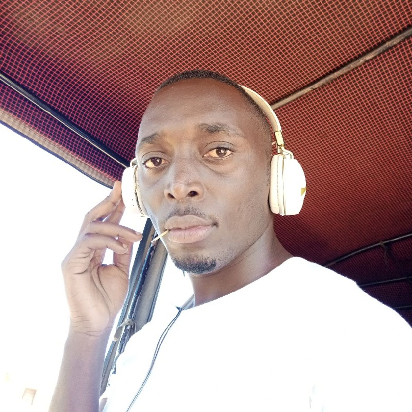 Pokea Mbembela Eliud\'s podcast
