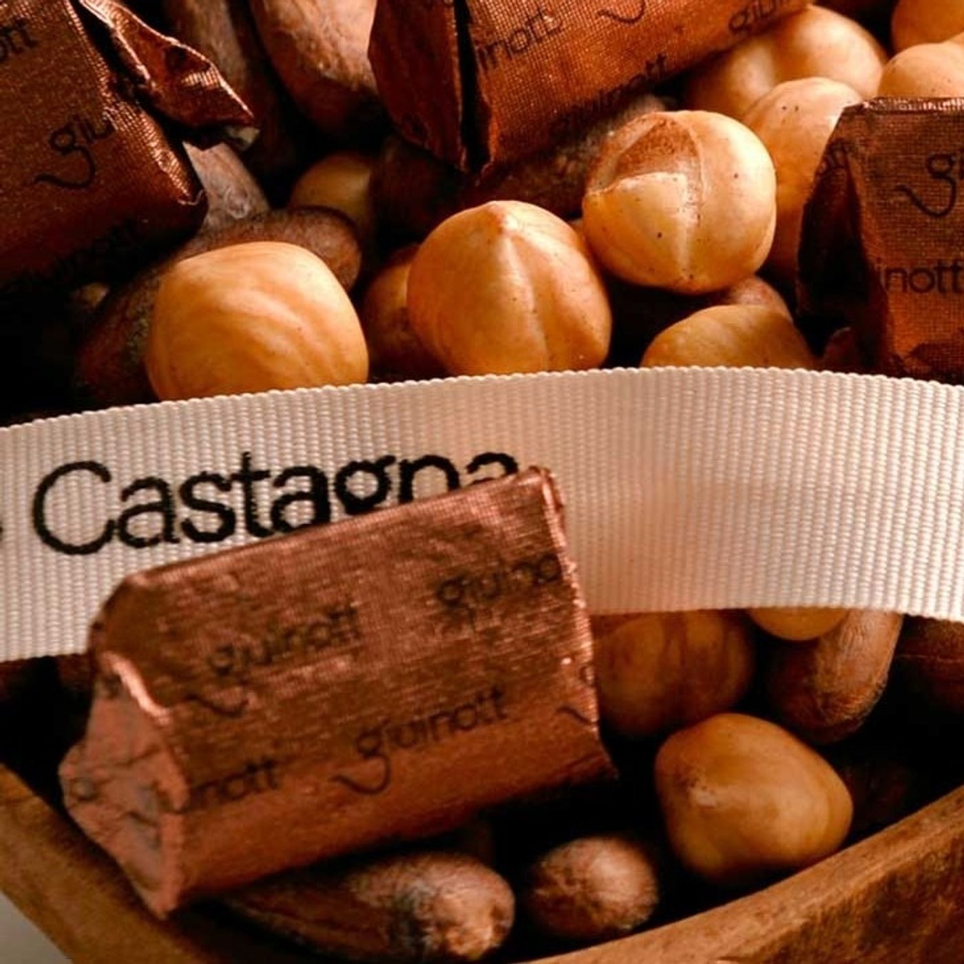 Battaglia del gianduiotto, Castagna: «Lindt ne abbasserebbe la qualità» episode artwork