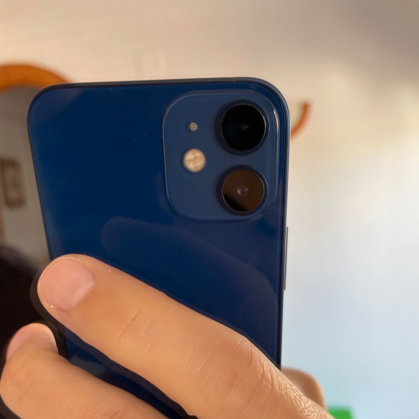 IPhone 12 mini,mascarillas, Maradona y más temas