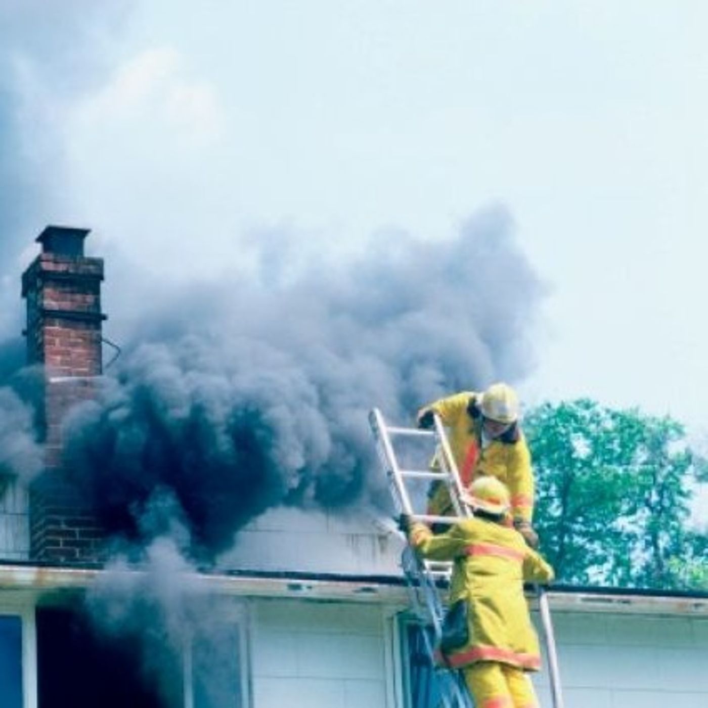 (Smile File) Couple Donates Their Home to Area Fire Departments