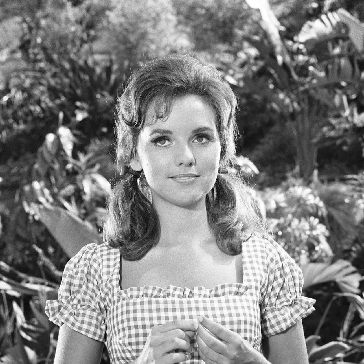 (Dawn Wells Dies At 82 Year's Old) episode artwork