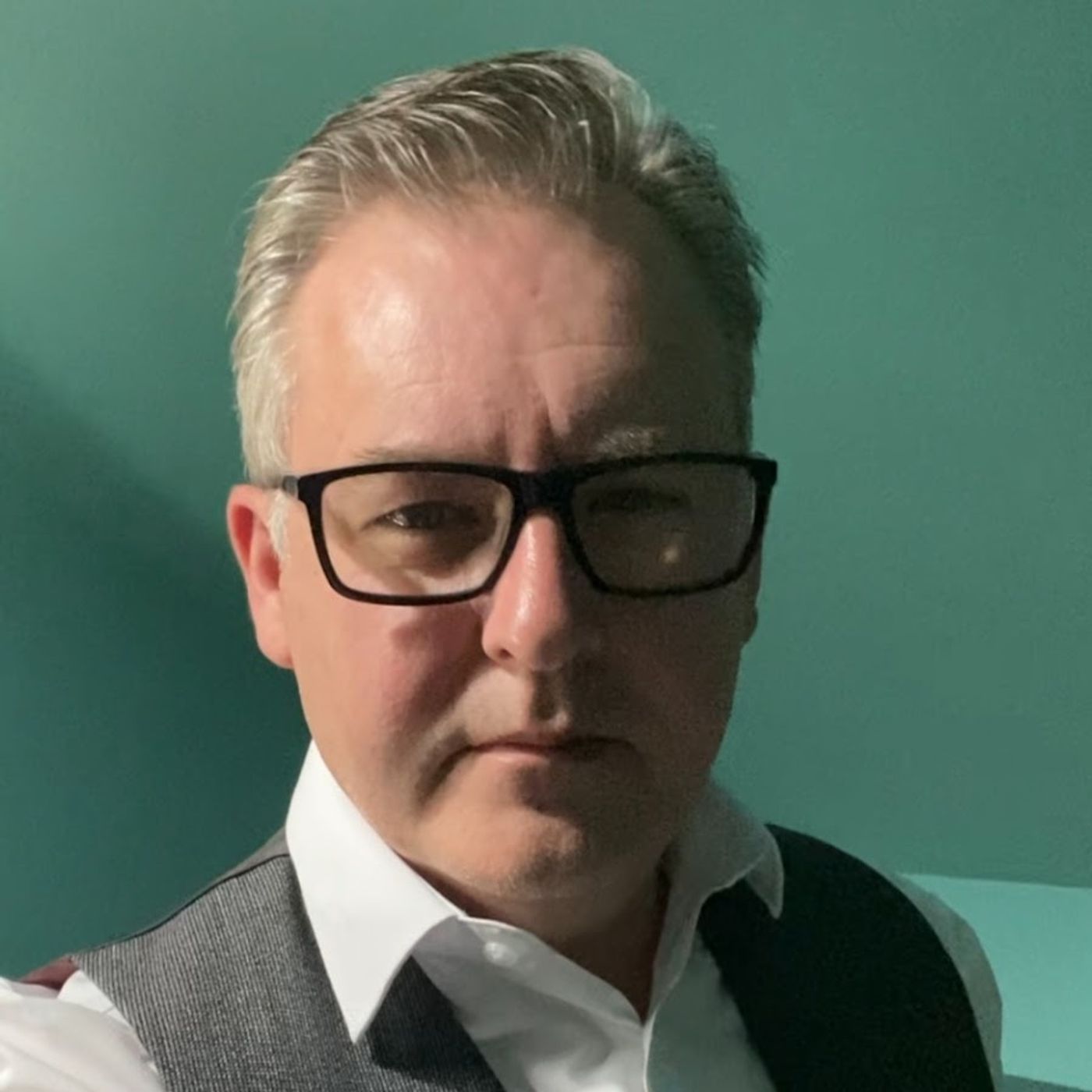 Dr. Darren F Magee