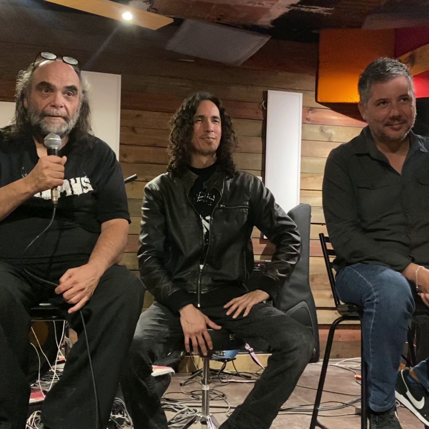 Entrevista con HUMUS | Audífono episode artwork