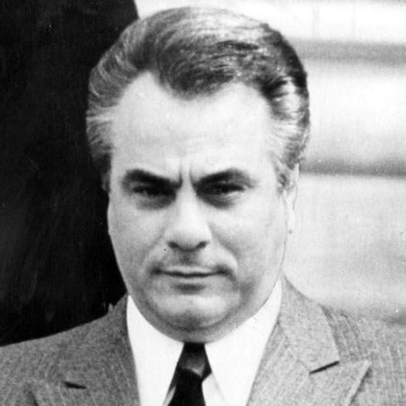 Rob McConnell interviews - DANIEL SIMONE - The Mafia Historian