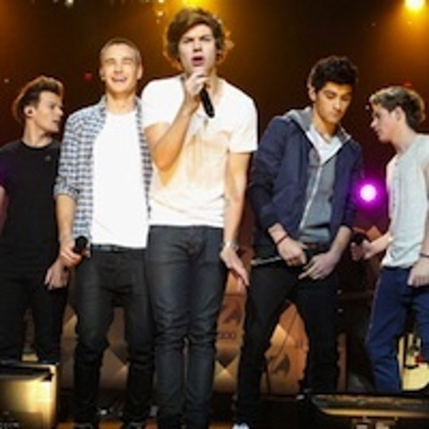 Maxwell talks to One Direction episode artwork