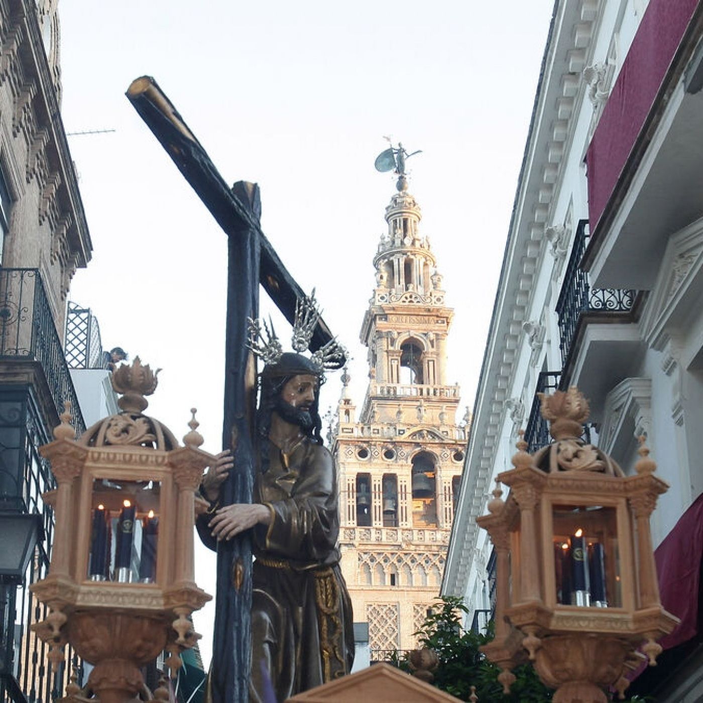 Al filo de lo real nº. 272: Leyendas de la Semana Santa de Sevilla episode artwork