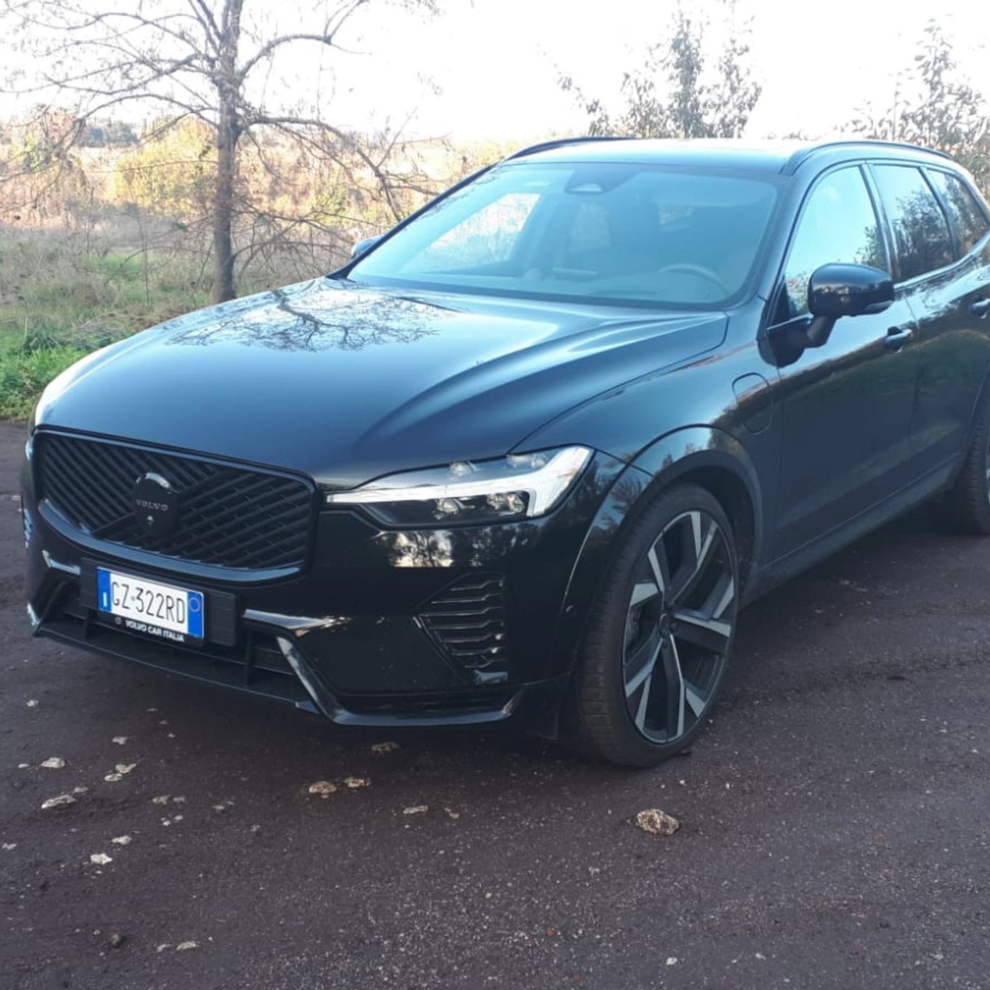 Volvo XC60 T6 AWD Plug-in Hybrid: test drive di un SUV premium elettrificato