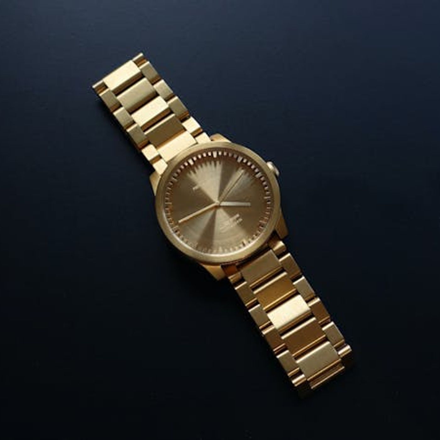 What Should We Think of Flashy Pastors?