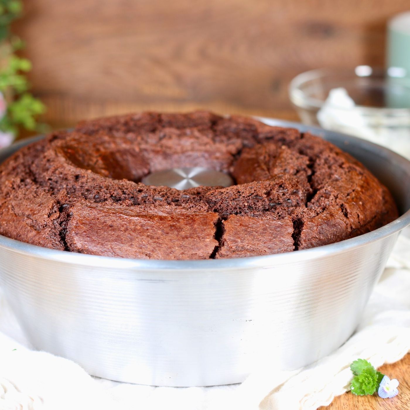 Ciambellone alla ricotta e cacao: la ricetta per un dolce umido, alto e sofficissimo episode artwork
