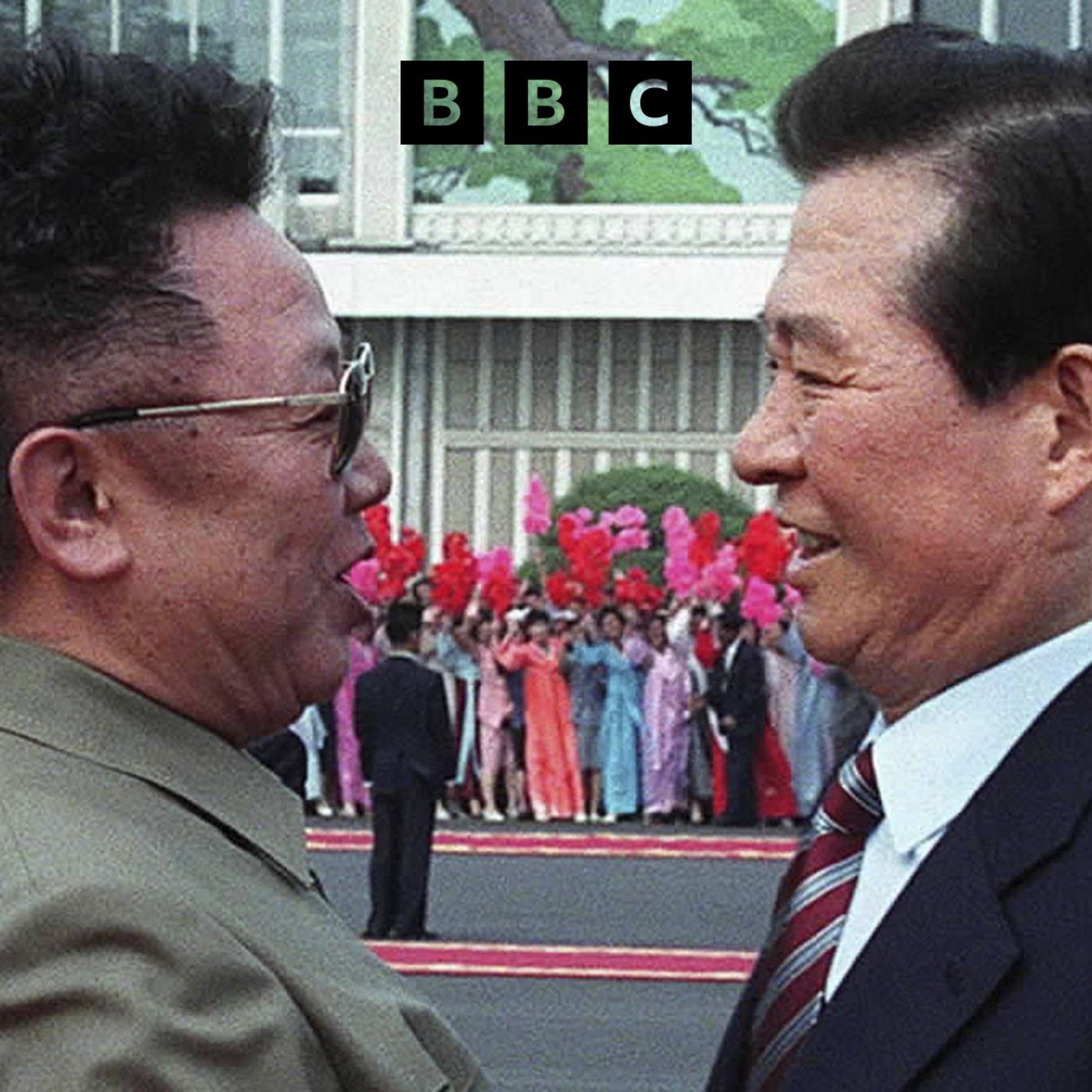 North and South Korean leaders meet for the first time in decades