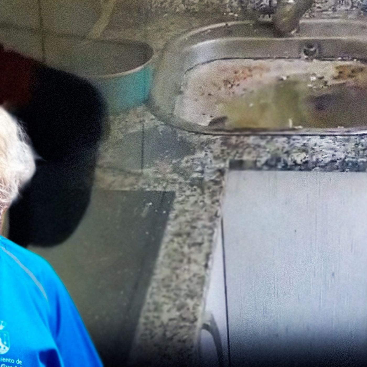 Prensa económica: Recupera su casa convertida en un vertedero después de 4 años y la okupa la amenaza de muerte