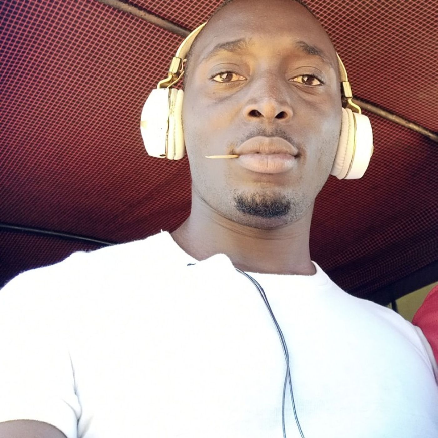 Pokea Mbembela Eliud\'s podcast