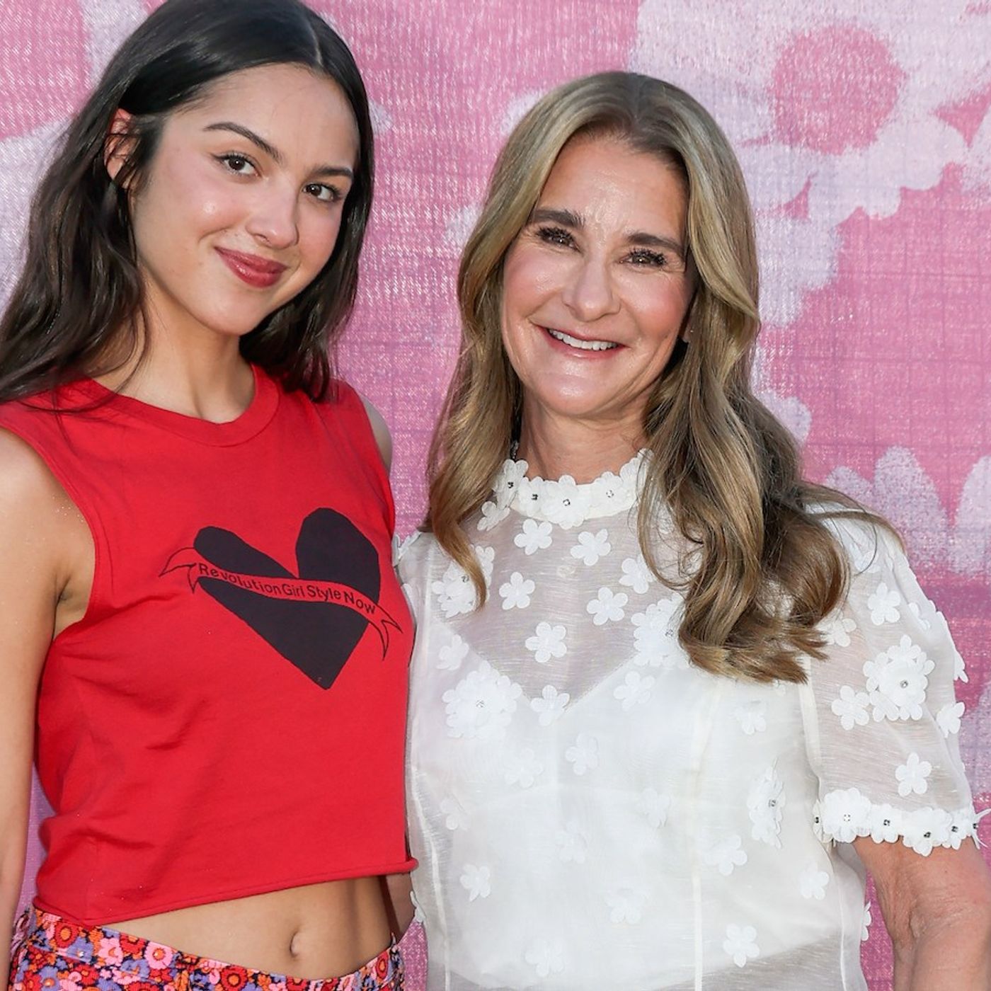 Melinda French Gates Doubles Olivia Rodrigo’s Daisy Chain Fields Donation to $20 Million episode artwork