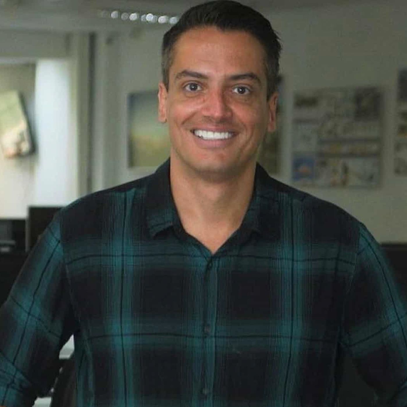 15 Minutos de Fama #11: Leo Dias assina com a RedeTV!