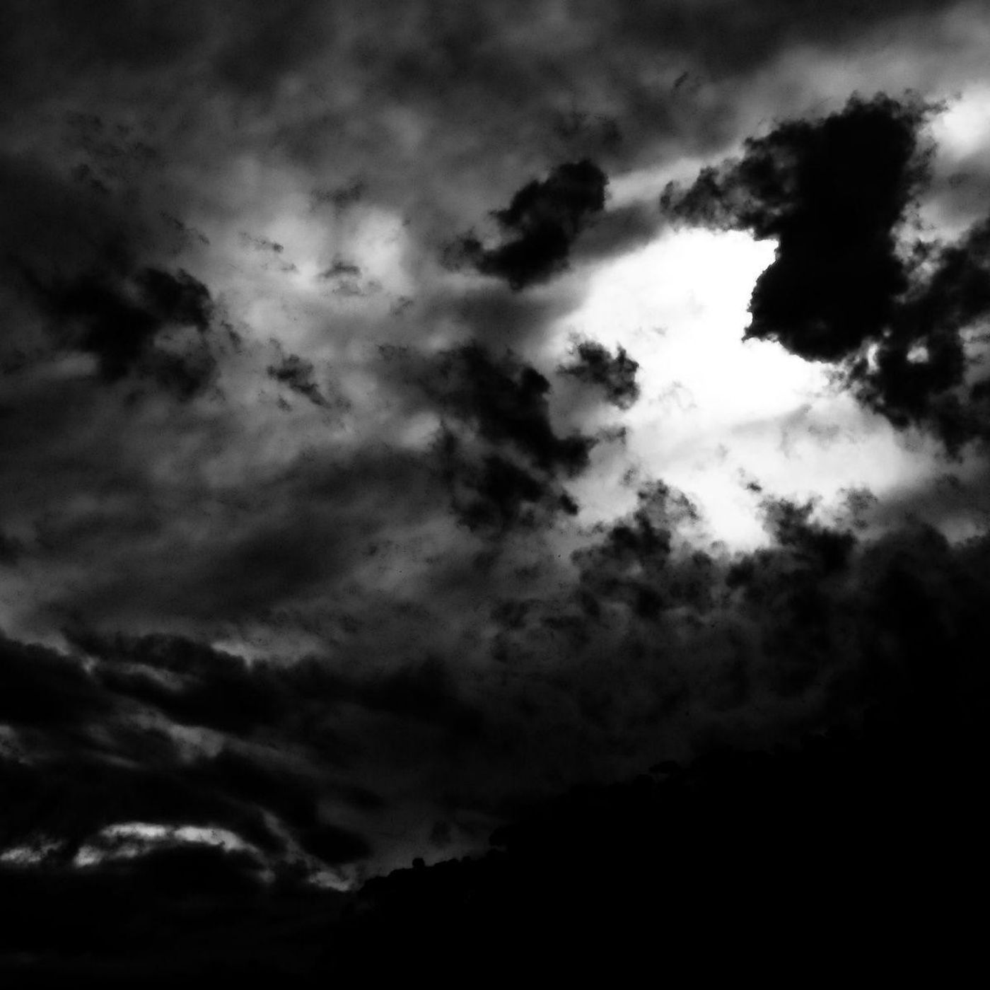 Черные облака. Dark Sky. Небо темное почти черное. Dark Ambient.