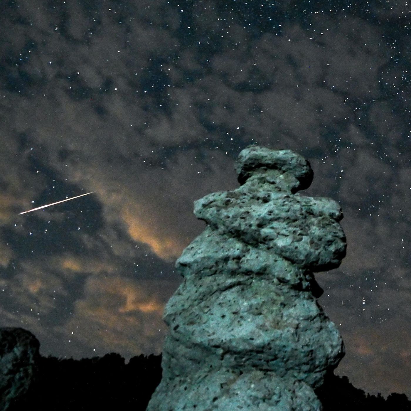 What are UFO hunters really searching for? episode artwork