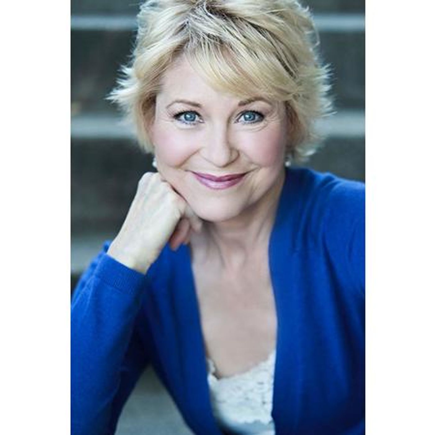 CHRISTMAS MUVIES SPOTLIGHT SPECIAL EDITION WITH ACTRESS & PRODUCER DEE WALLACE episode artwork