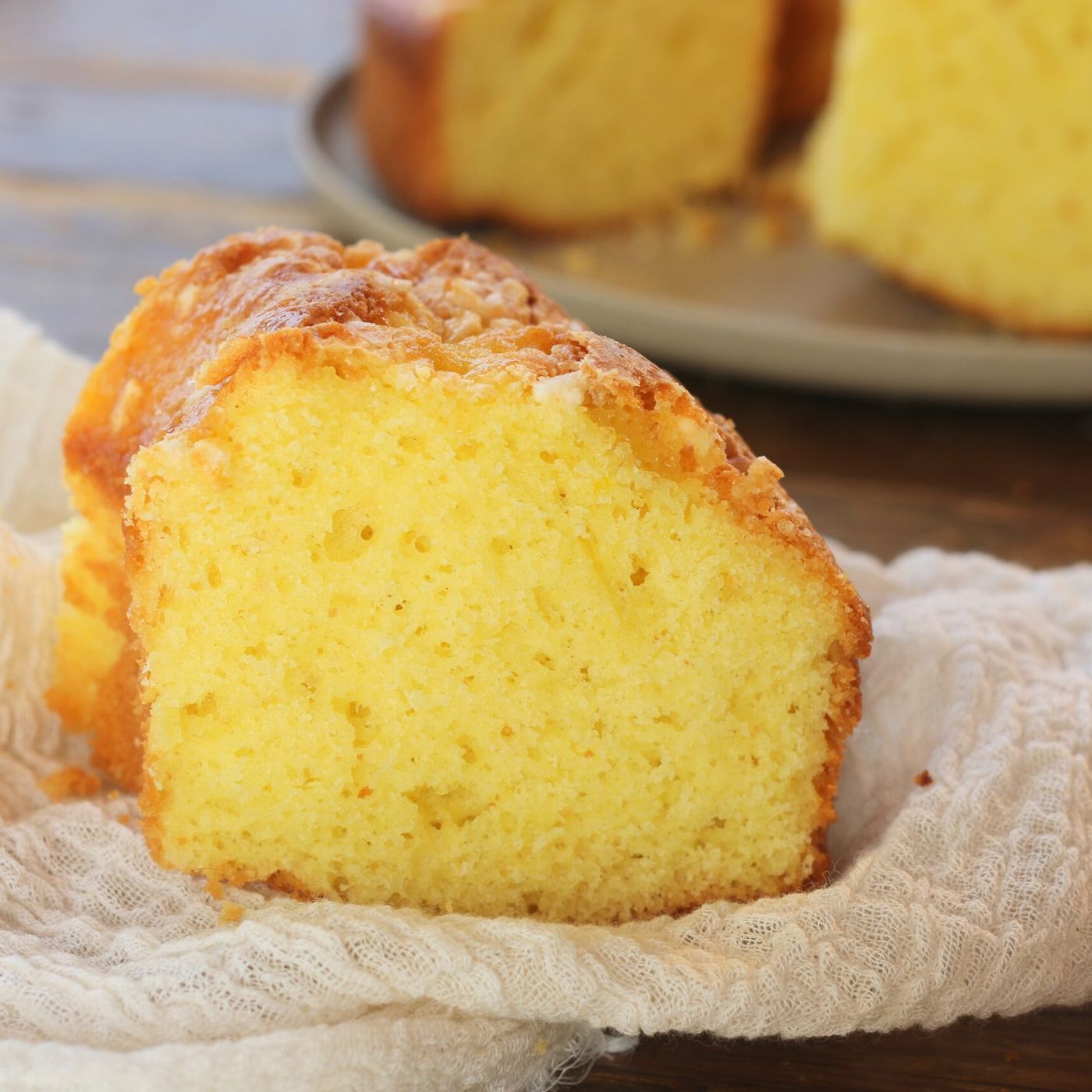 Ciambellone soffice al limone: la ricetta classica con granella di zucchero episode artwork