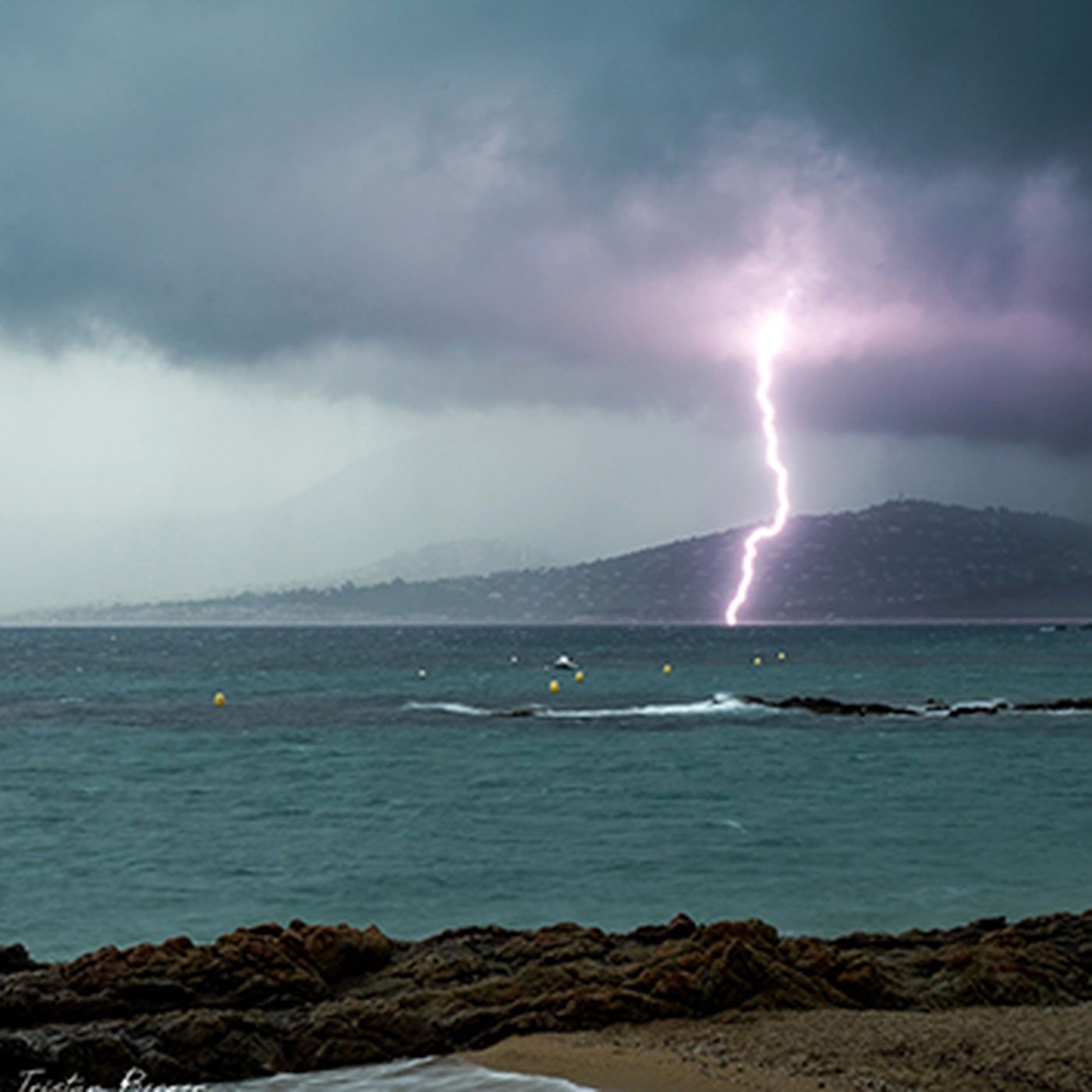 Nizza24 marted' 23 settembre: Météo Martedì - Tempesta e allagamenti nel Var - Sfiorata Collisione Aeroporto di Nizza