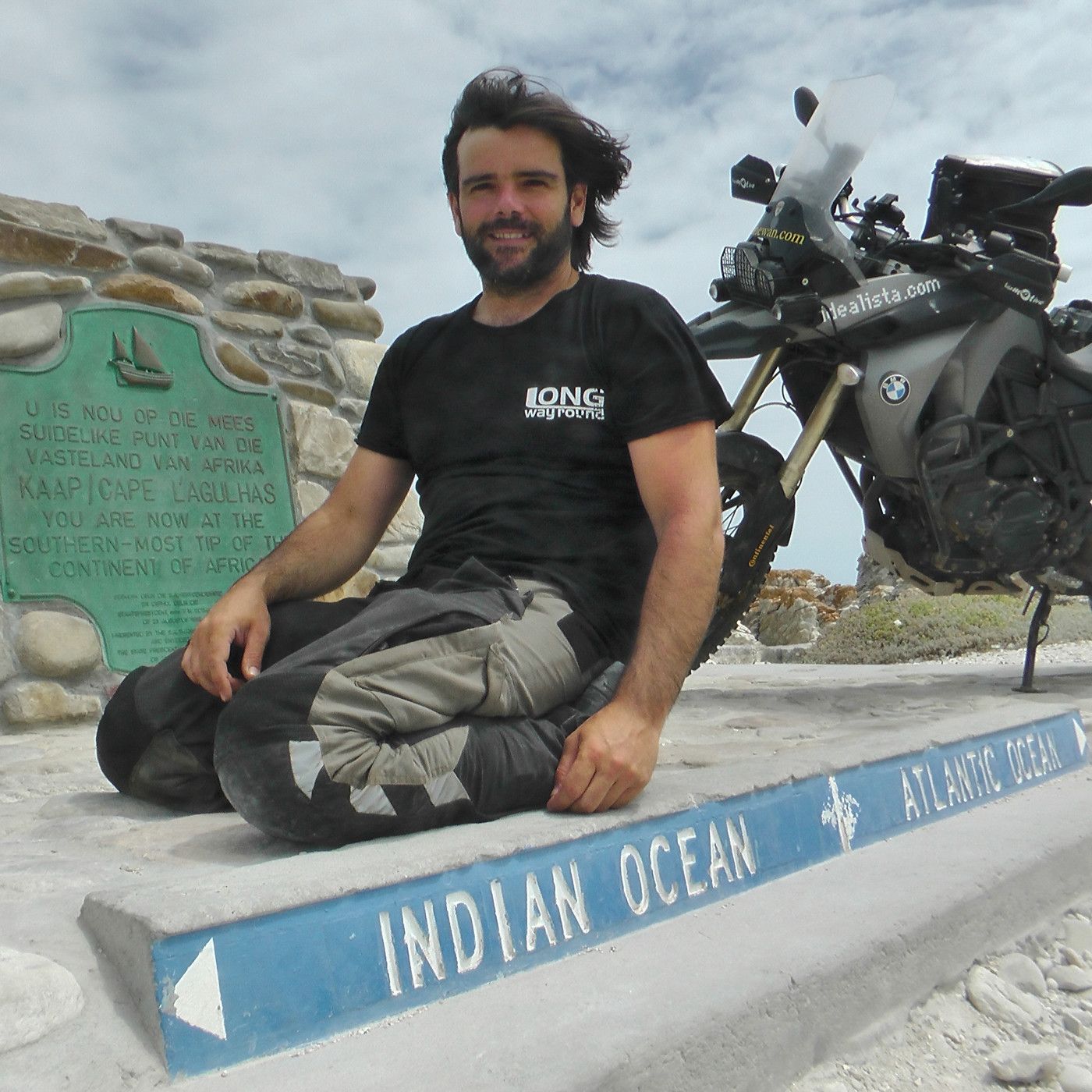 100. 13 años de vida nómada, con Charly Sinewan