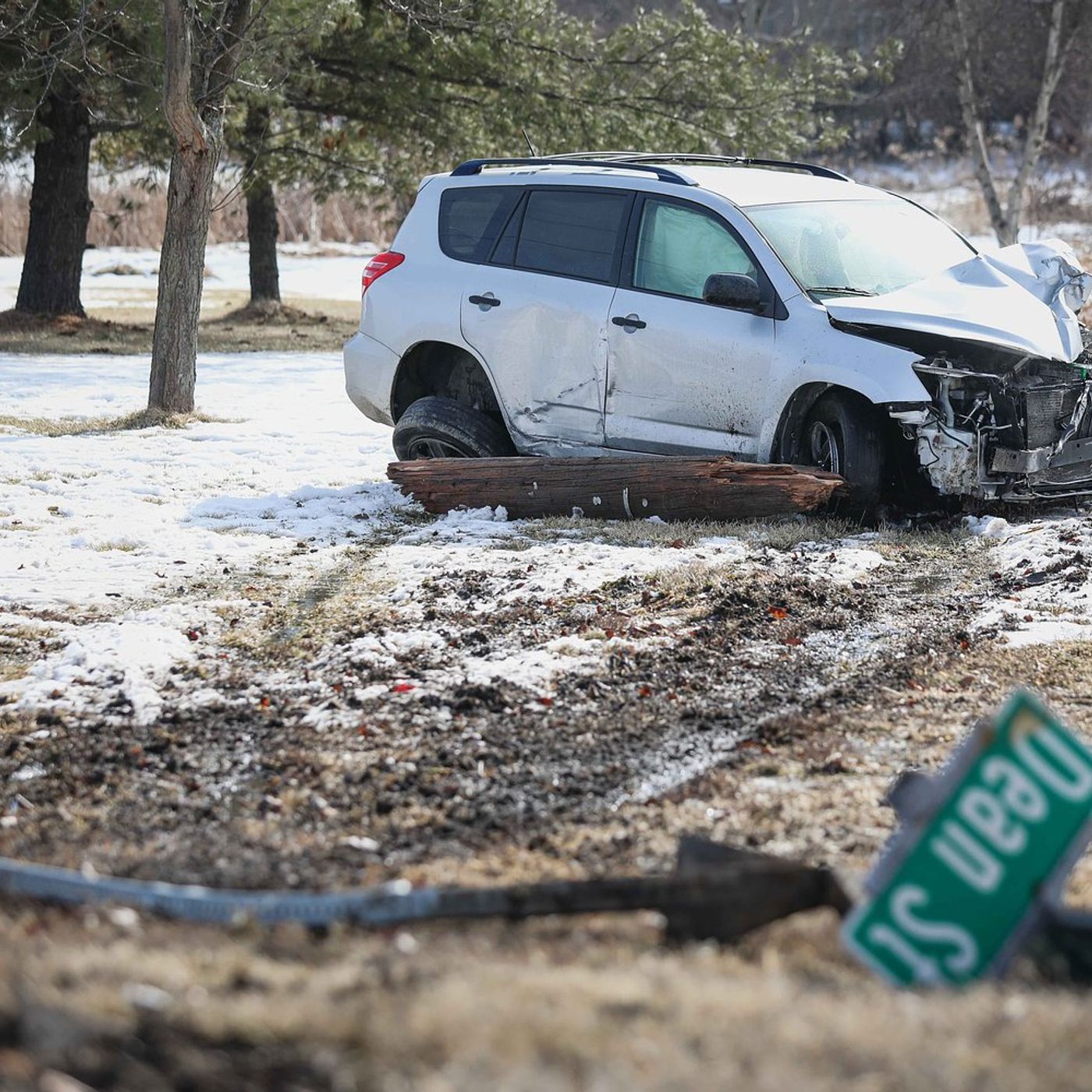 Car crashes into utility pole in Woodstock, closing road for hours episode artwork