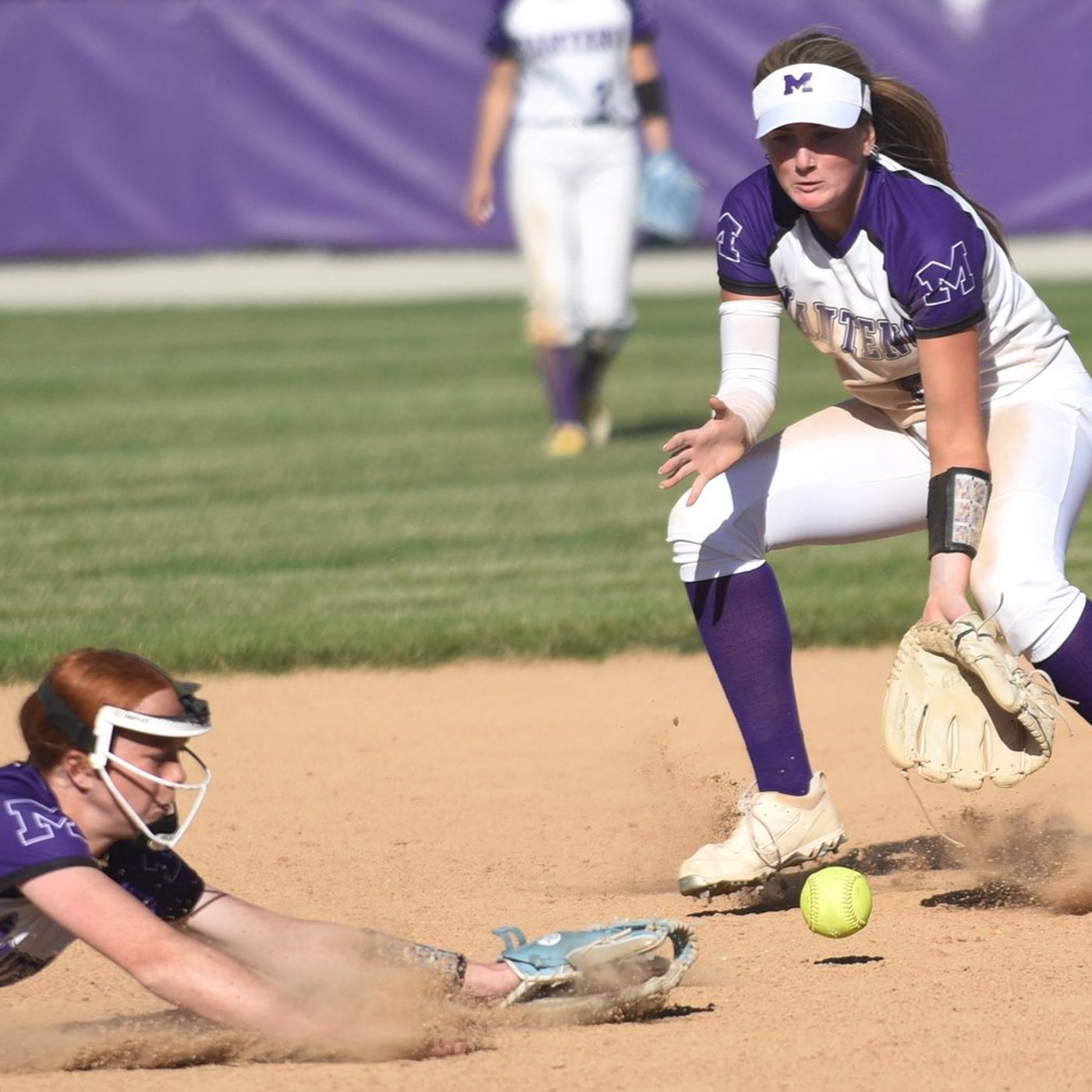 Manteno’s 8-run 3rd enough to topple Coal City in regional semifinals episode artwork