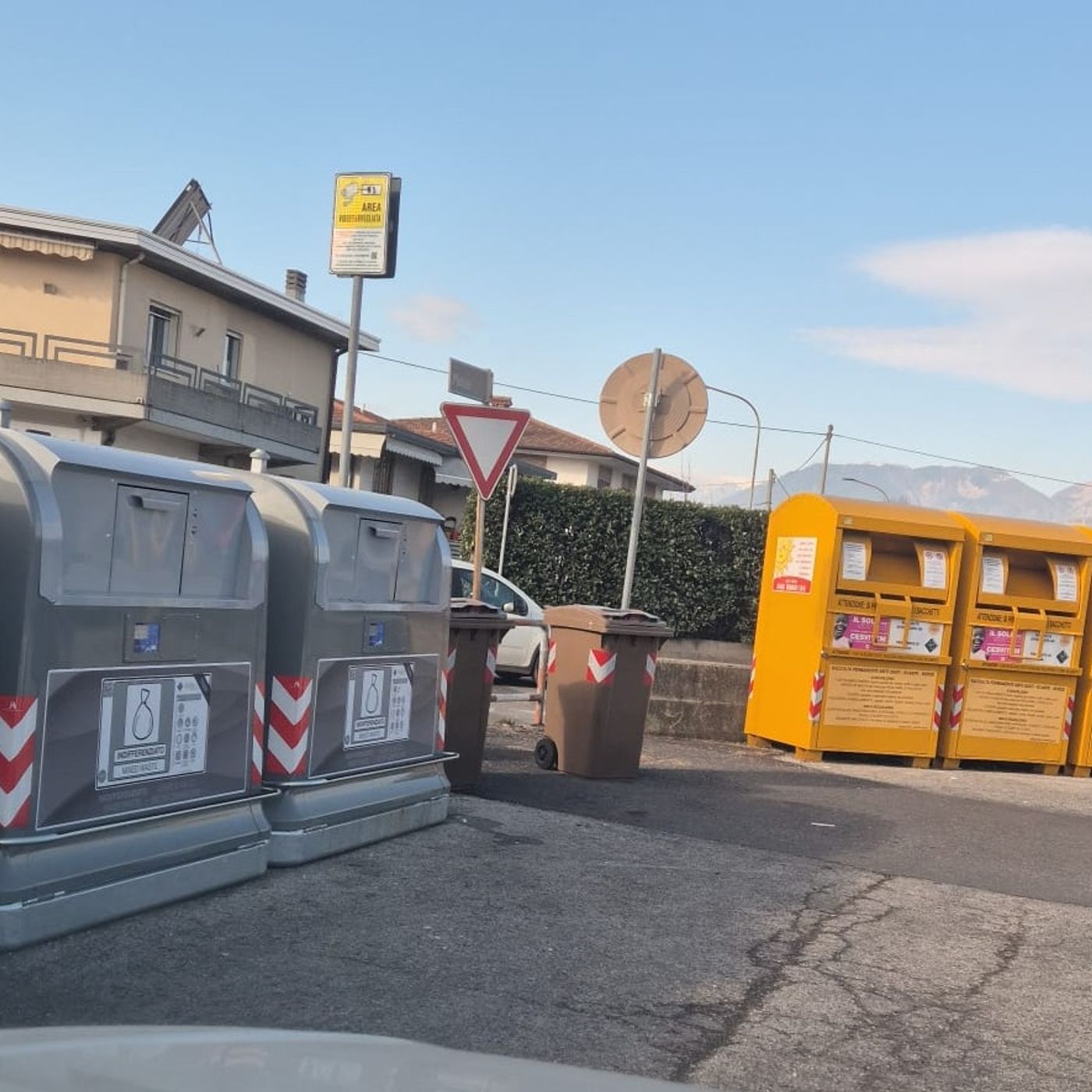 Tassa rifiuti, la sfida nel Vicentino: produrre di meno e tariffa puntuale episode artwork