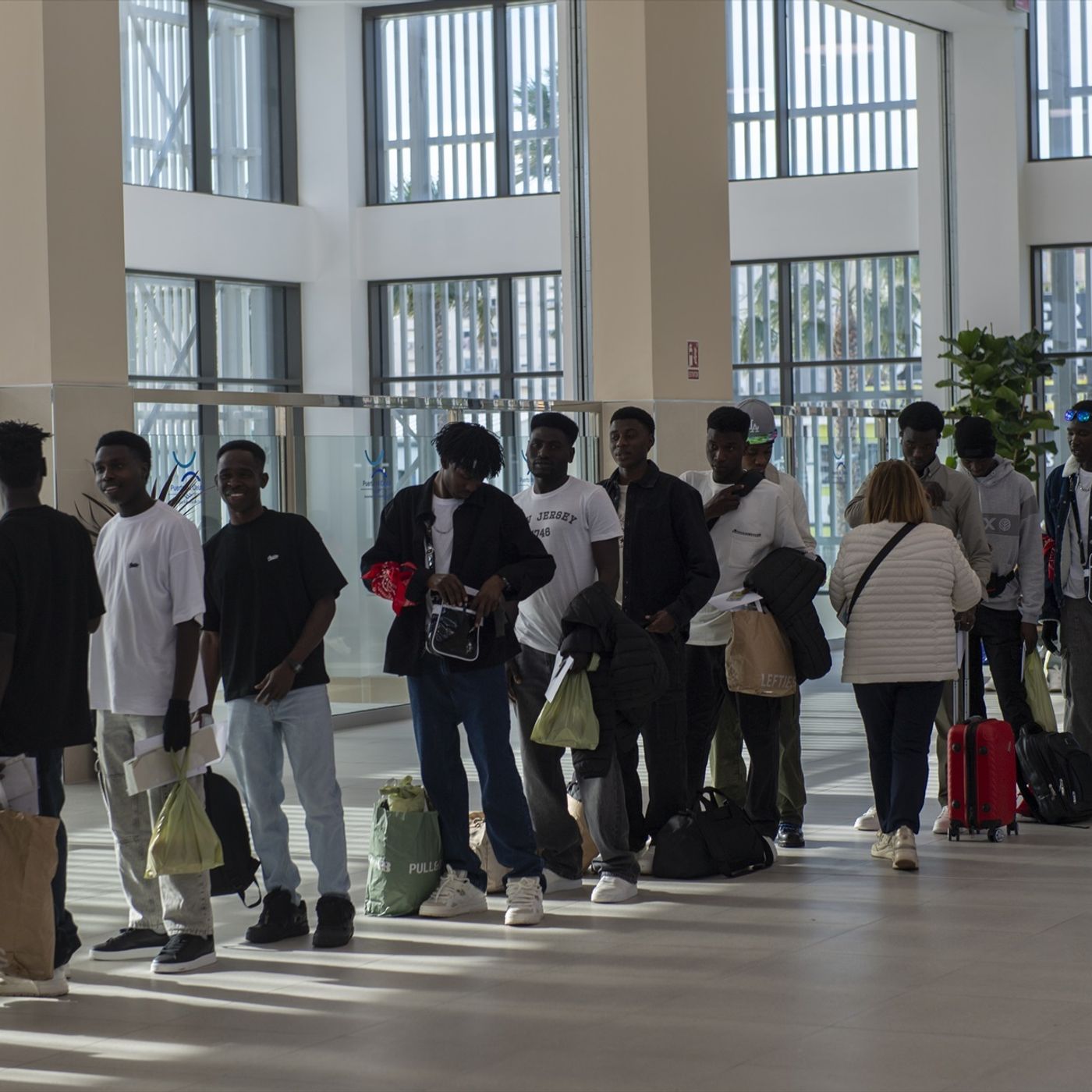 La verdad tras la regularización de migrantes que el Gobierno no cuenta: "Esto está en las calles de España"