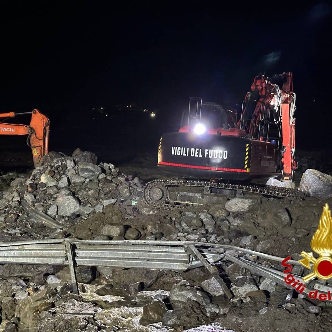 Maltempo al Centro-Nord: frane, esondazioni e 350 evacuati in Lombardia episode artwork