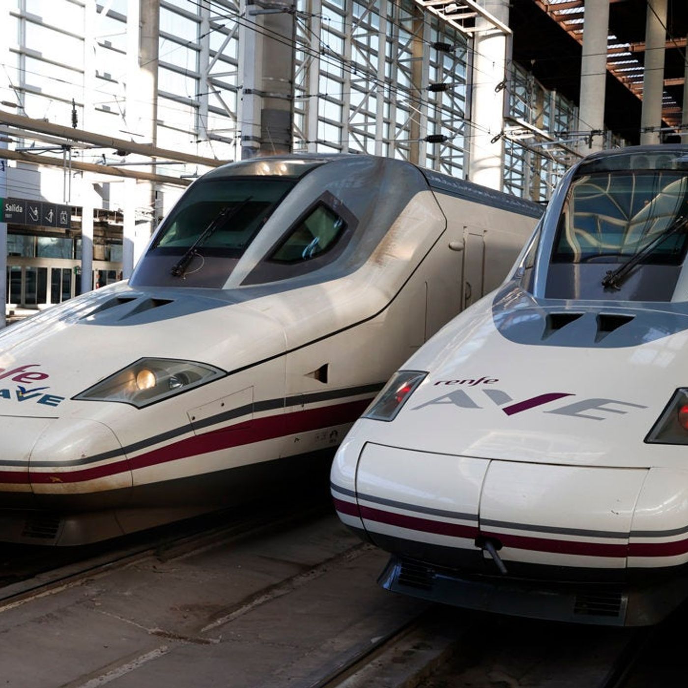Nuevo caos ferroviario en plena ola de calor: viajeros atrapados durante horas sin aire acondicionado ni información episode artwork