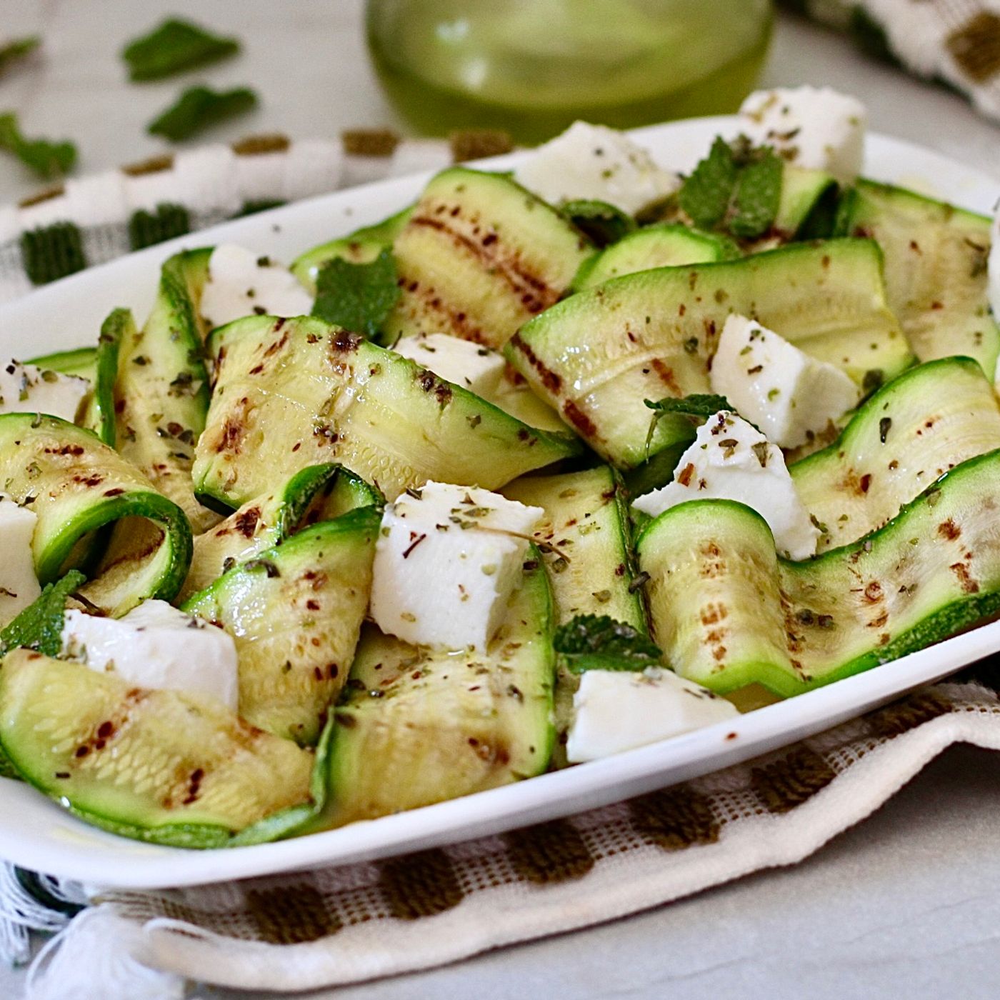L'insalata di zucchine e feta marinata al lime e menta che amerai! episode artwork