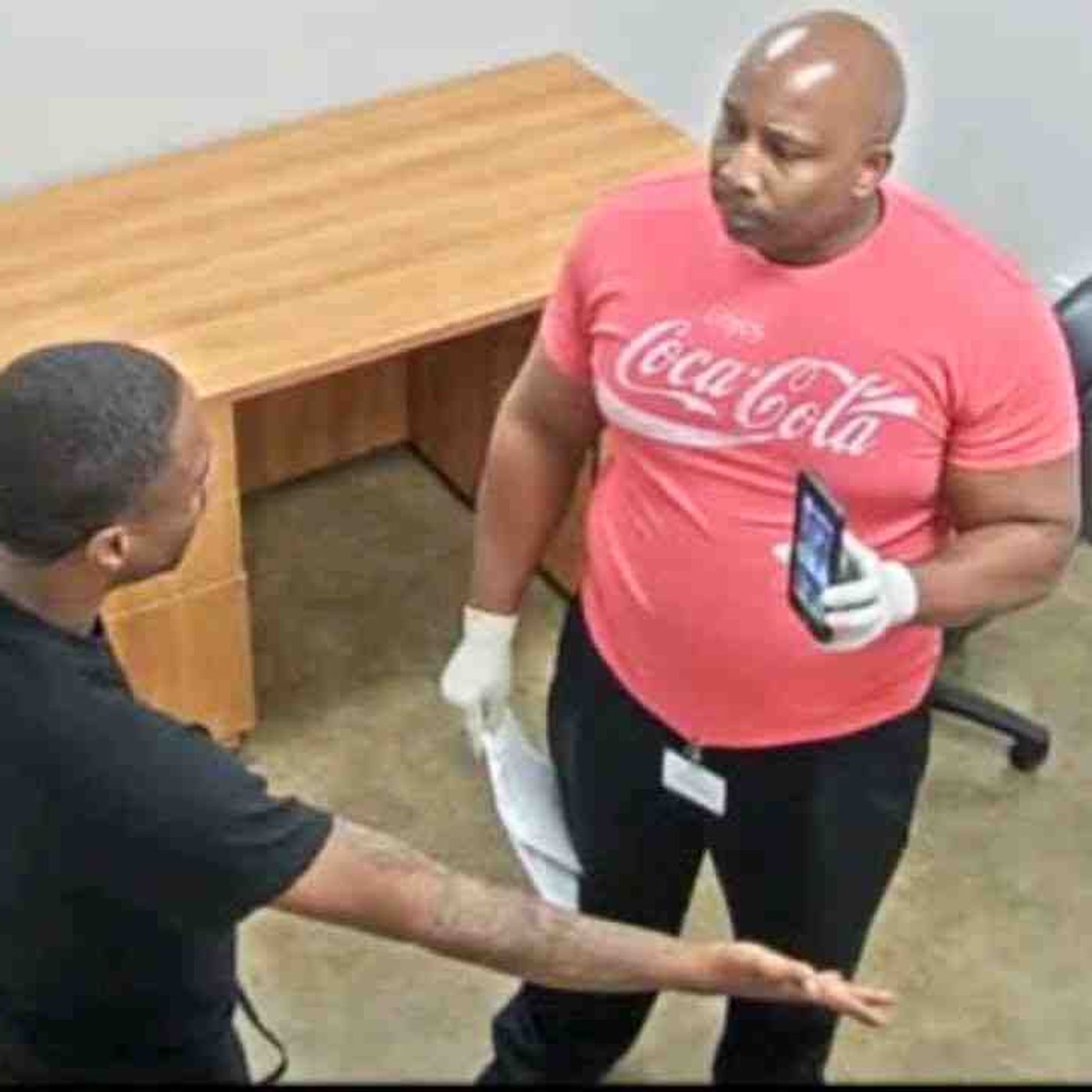 World_s Dumbest Criminal Realizes He Was Caught On Camera episode artwork