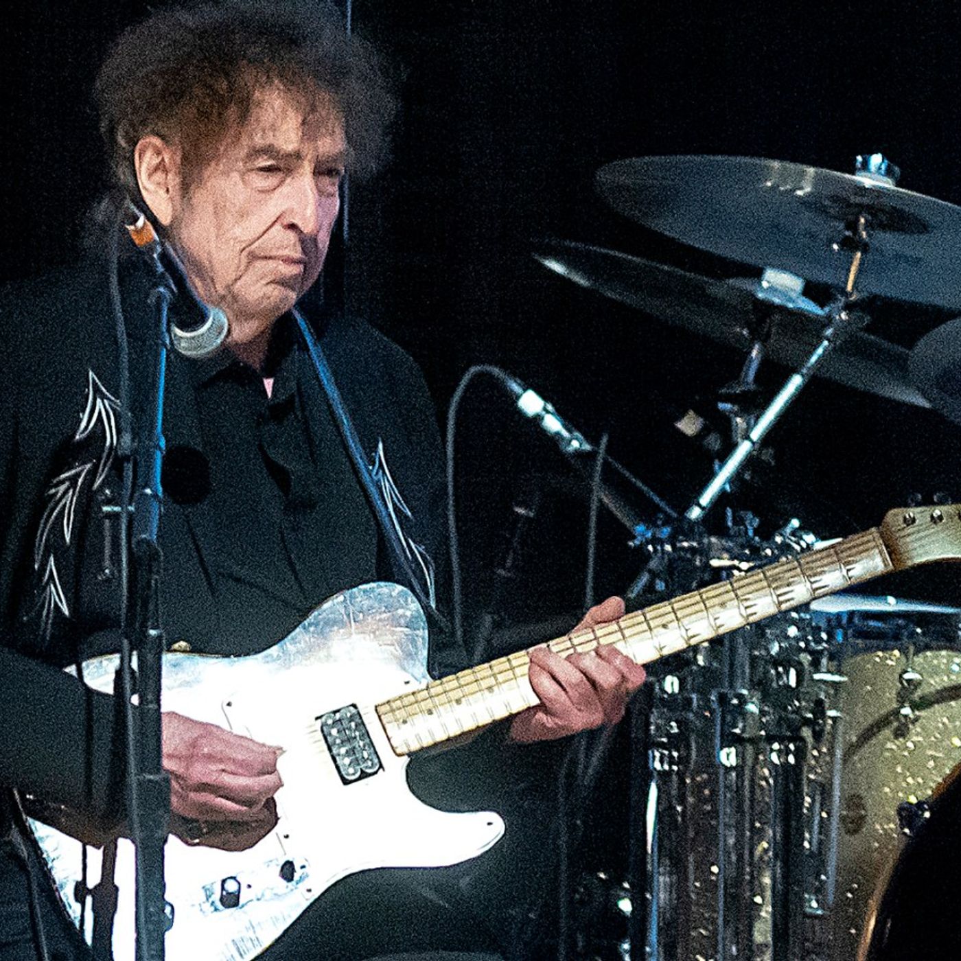 Bob Dylan Loses Yet Another Guitarist After Bob Britt Abruptly Quits Band episode artwork