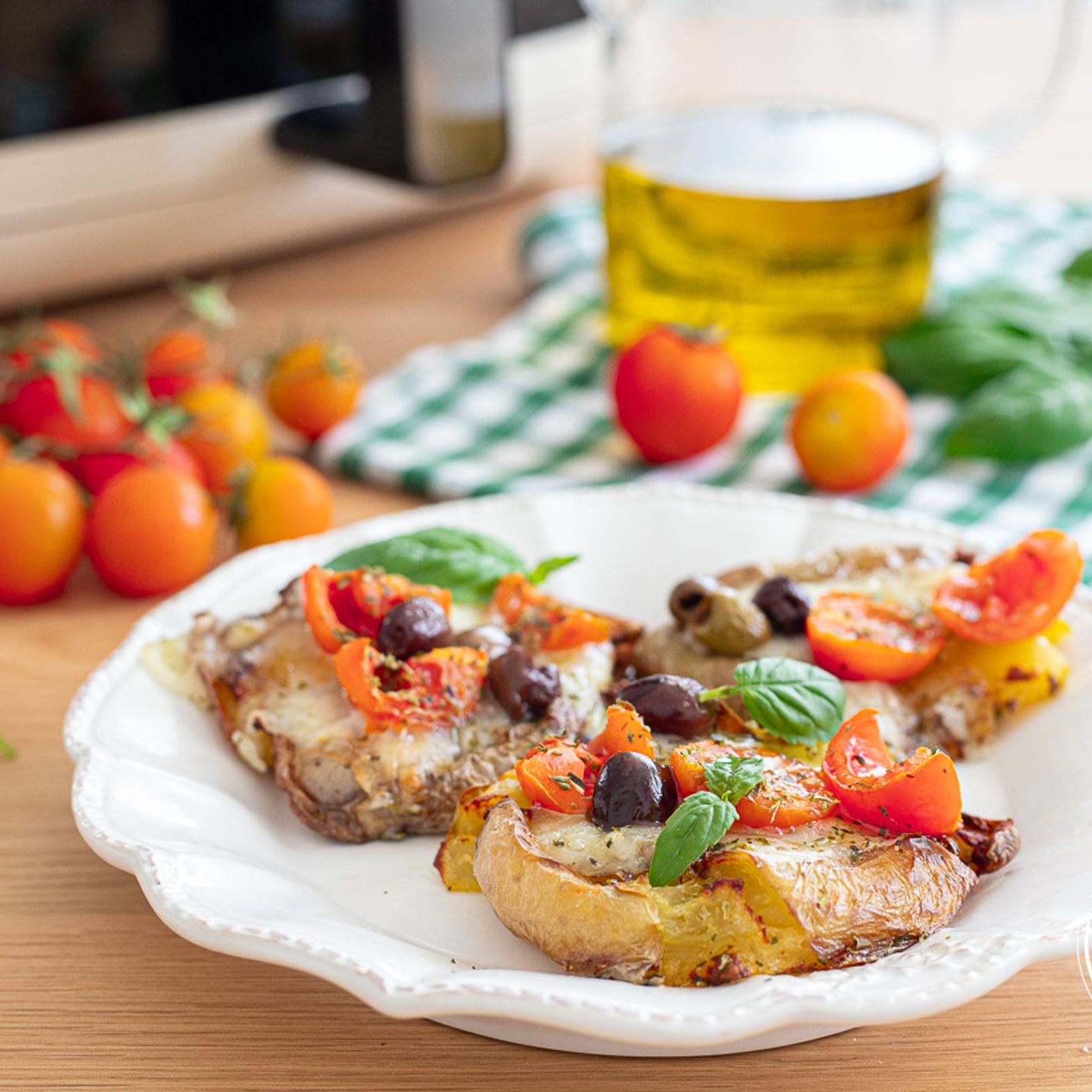 Patate schiacciate in friggitrice ad aria alla mediterranea episode artwork