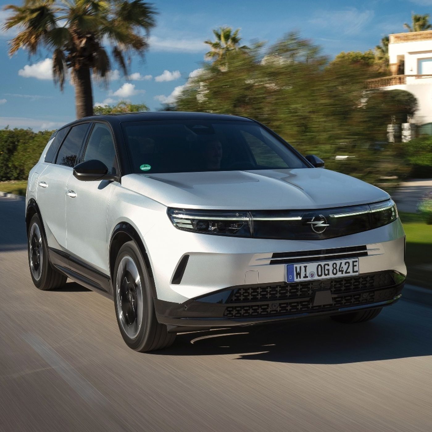Opel Grandland Plug-In - Eleganza, potenza e sostenibilità in un SUV rivoluzionario episode artwork